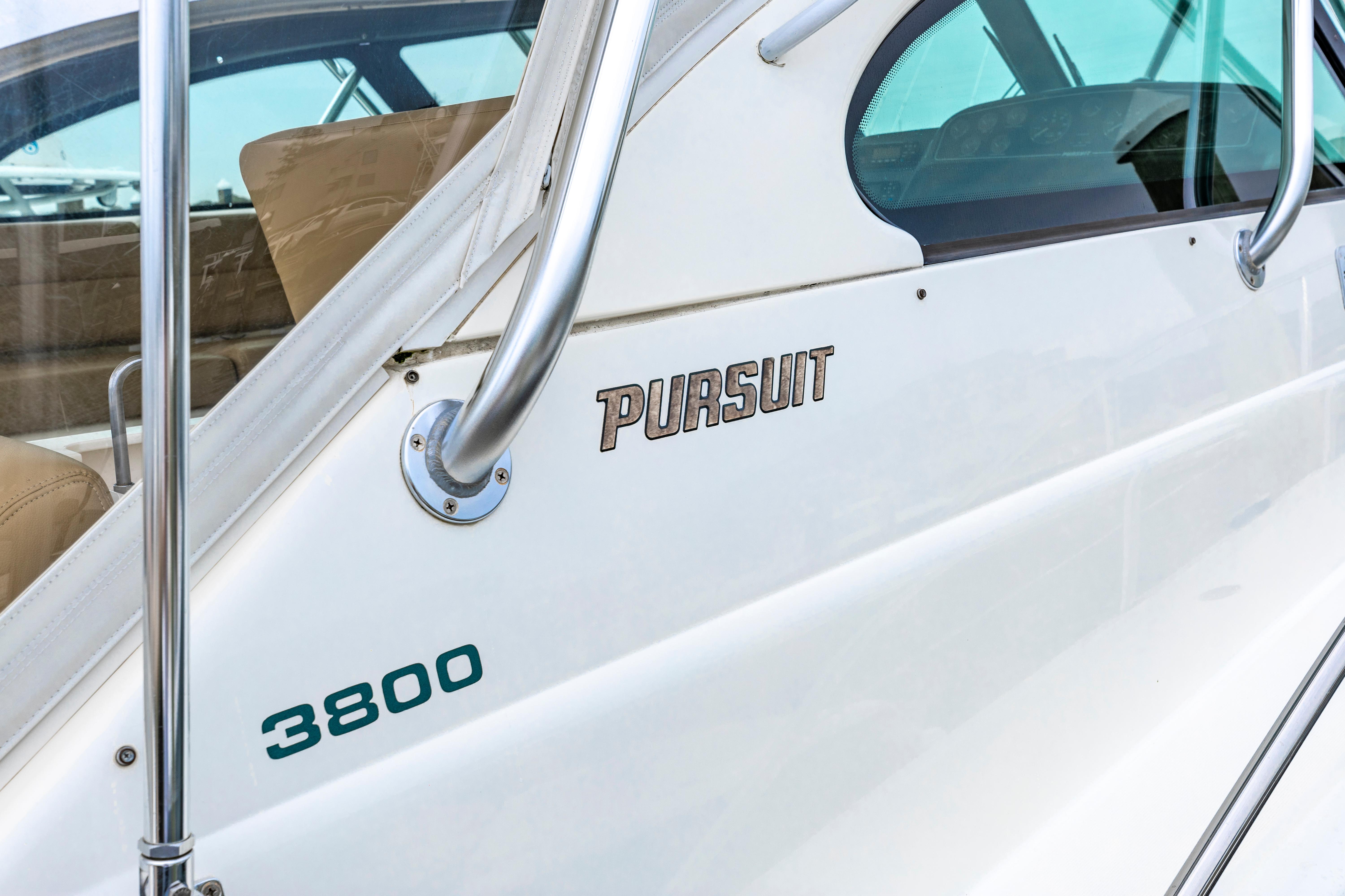 2002-pursuit-3800-express-power-9836019-982204820-0-110620251839-69
