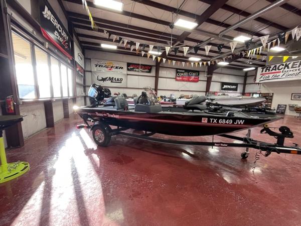 2021 Tracker Boats boat for sale, model of the boat is Bass Tracker Classic XL & Image # 1 of 12