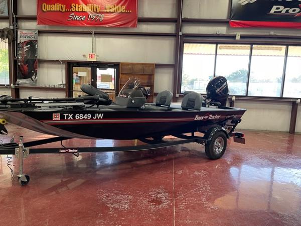 2021 Tracker Boats boat for sale, model of the boat is Bass Tracker Classic XL & Image # 5 of 12