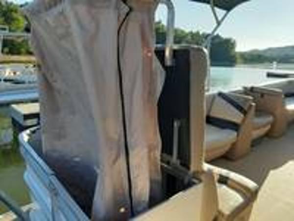 2019 Crestliner boat for sale, model of the boat is 240 Rally & Image # 12 of 12