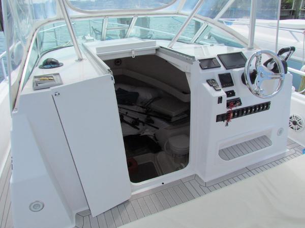 30' Luhrs, Listing Number 100902100, - Photo No. 18