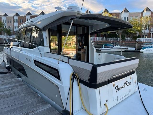 33' 2019 Jeanneau NC33