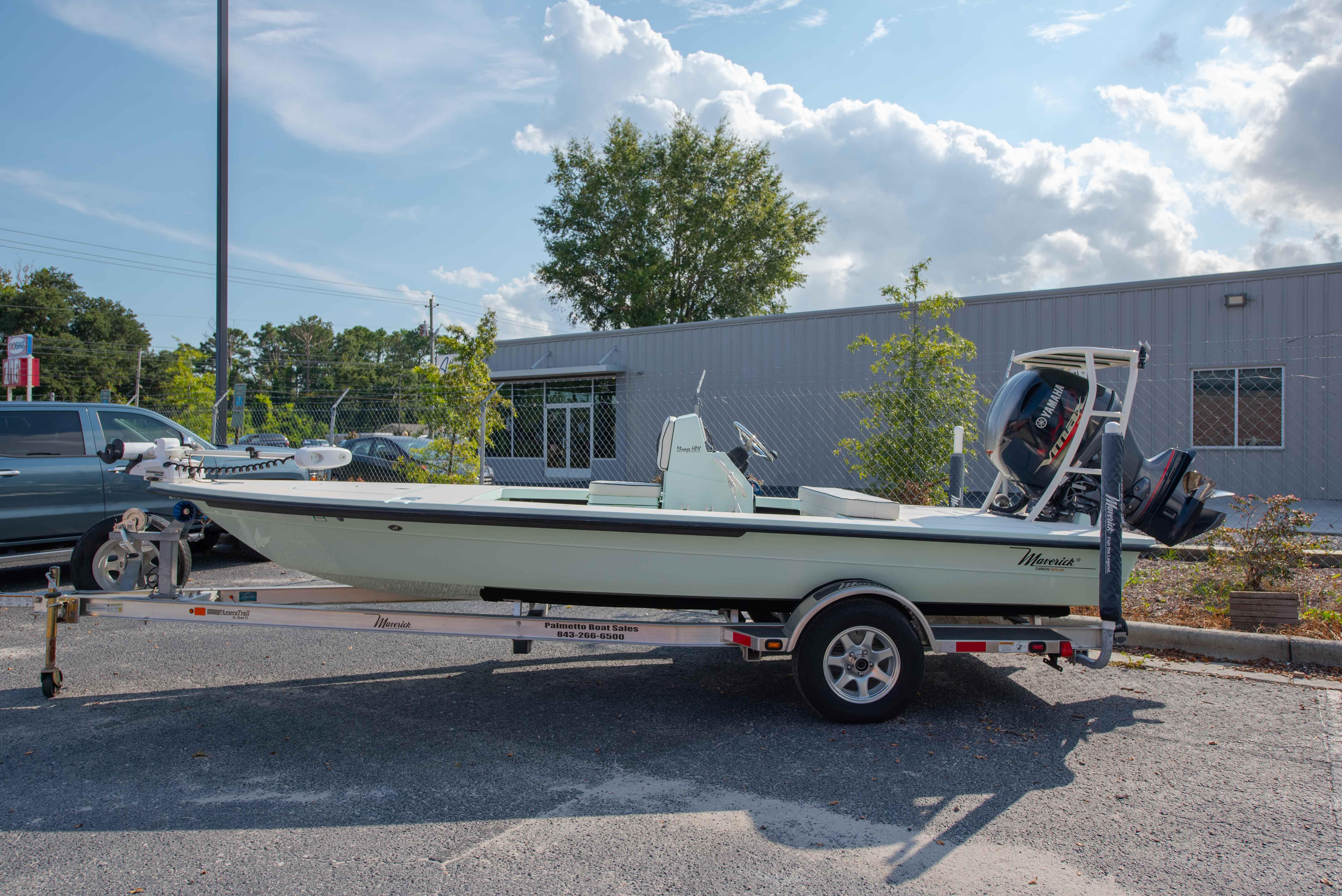 2017 Maverick Boat Co. HPX-V