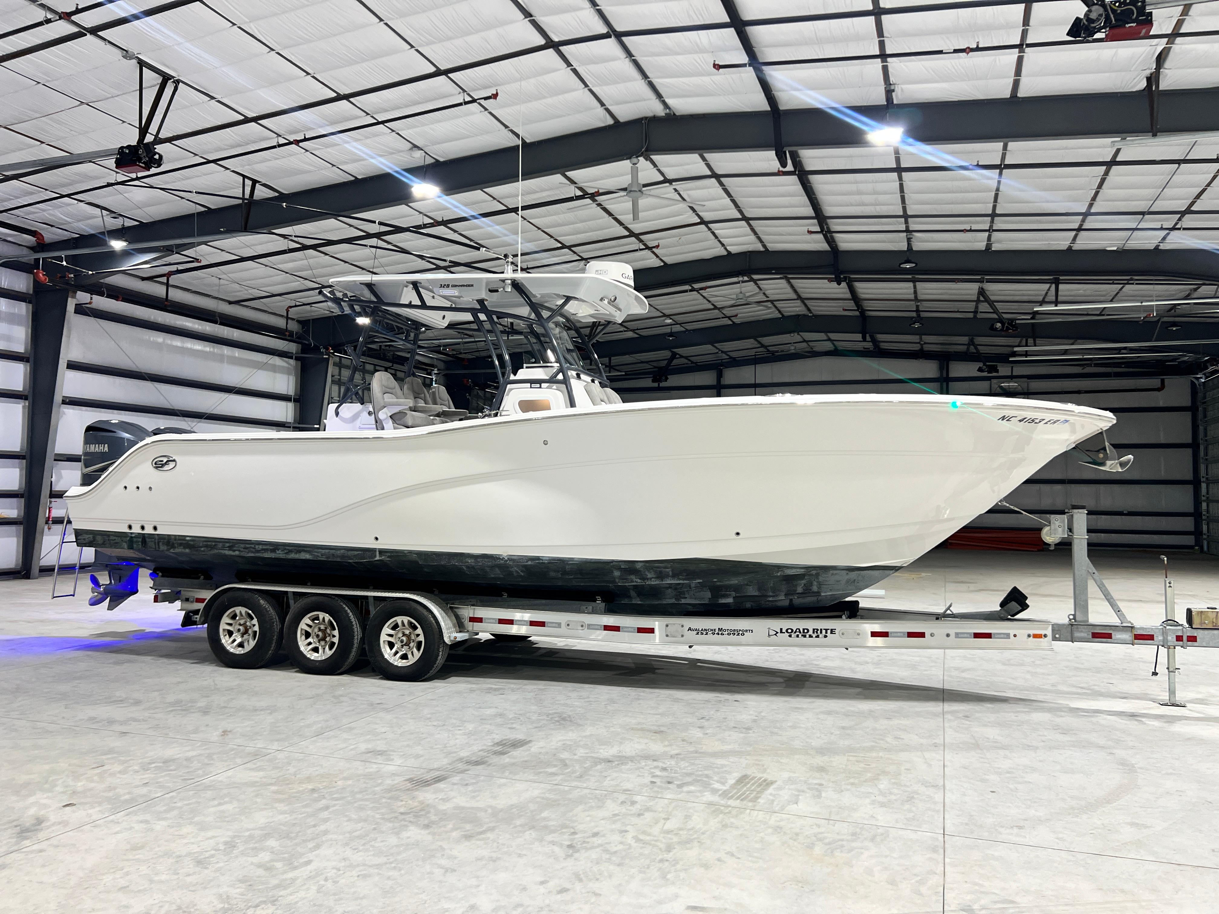 2020 Sea Fox 328 Commander