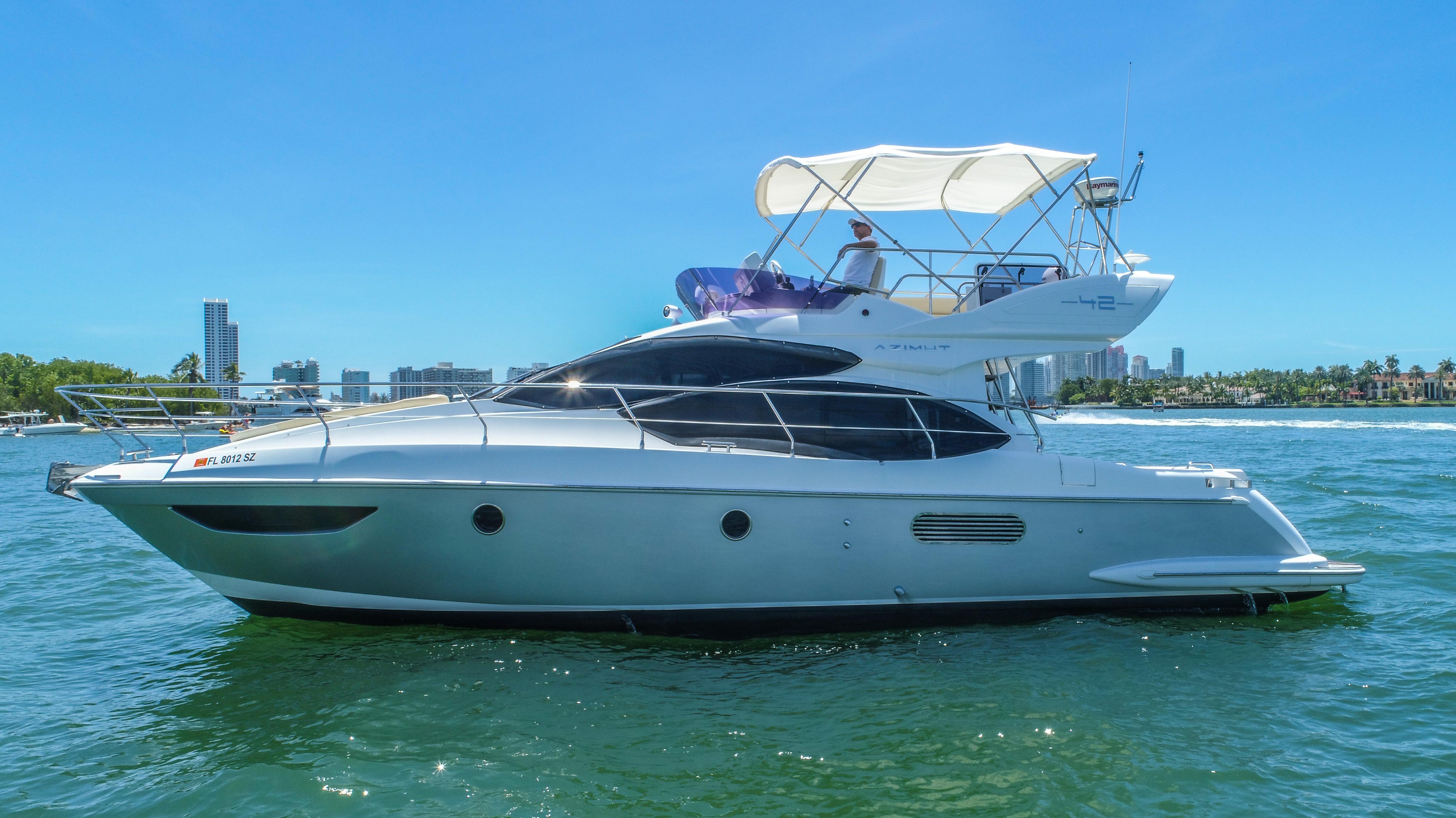 Azimut 42 - Exterior Profile