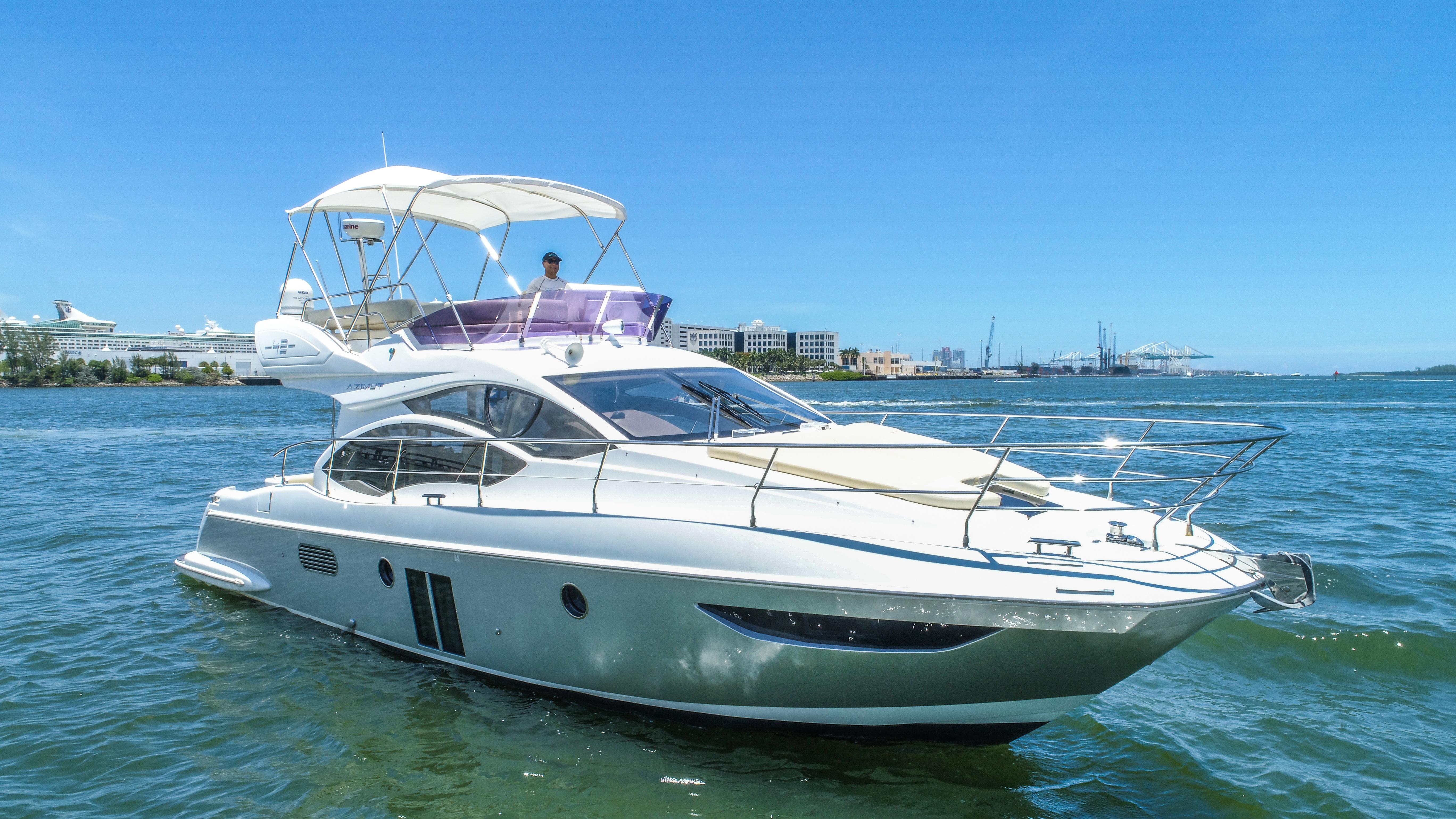 Azimut 42 - Exterior Profile