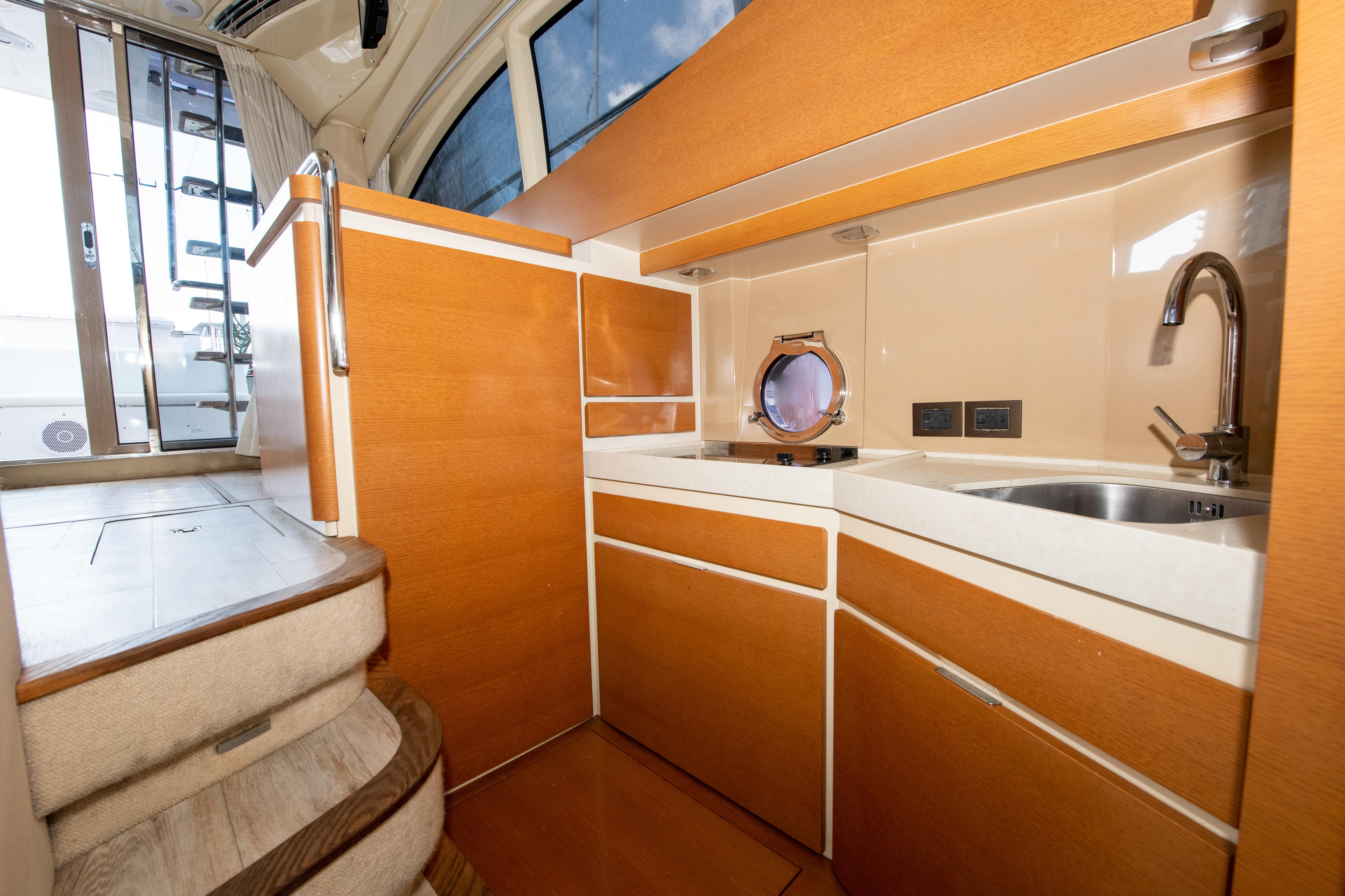 Azimut 42 - Galley