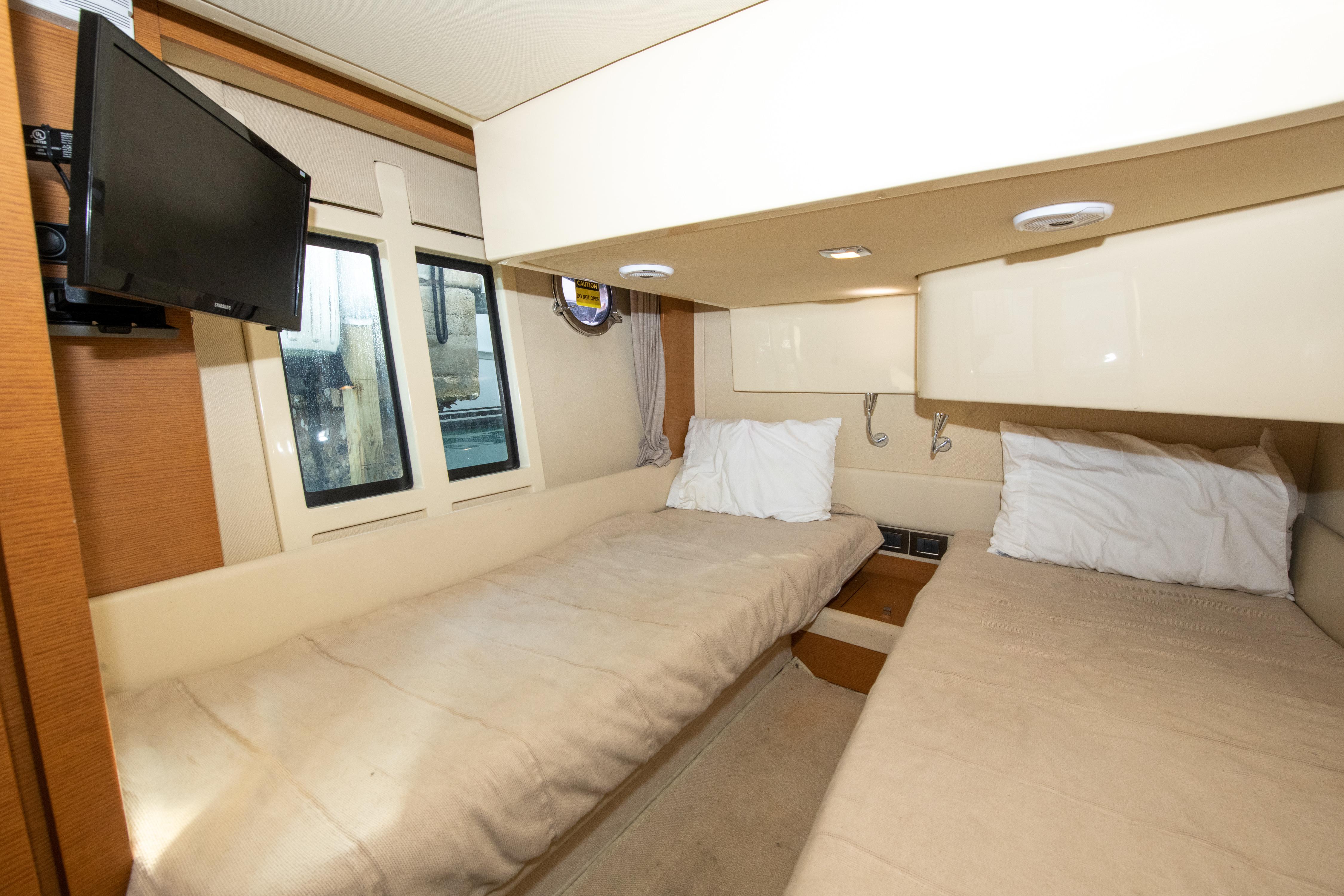 Azimut 42 - Guest Stateroom