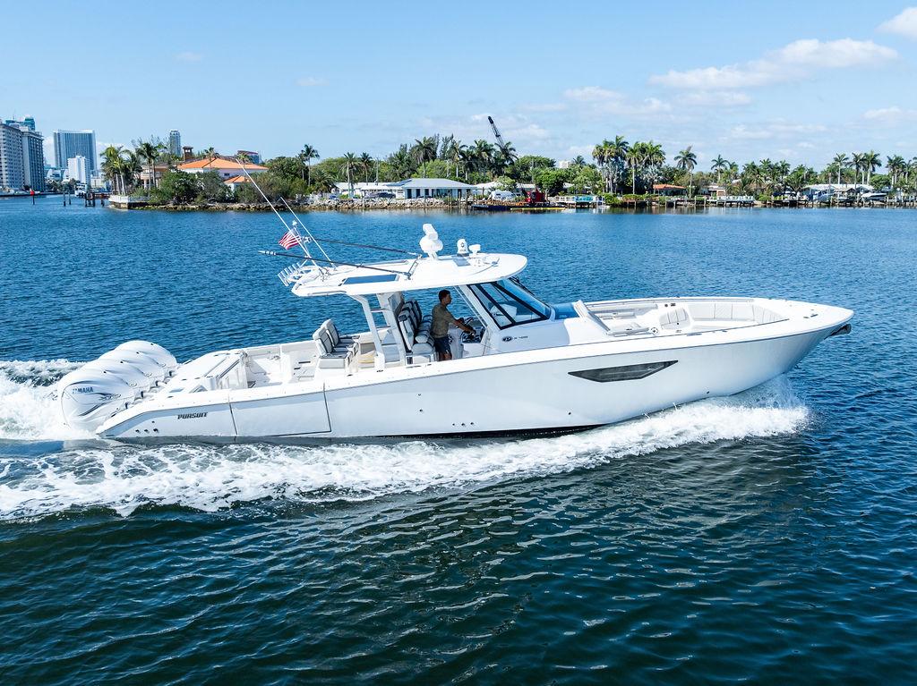2022-pursuit-s-428-sport-power-9806049-20250522121025715-1_XLARGE