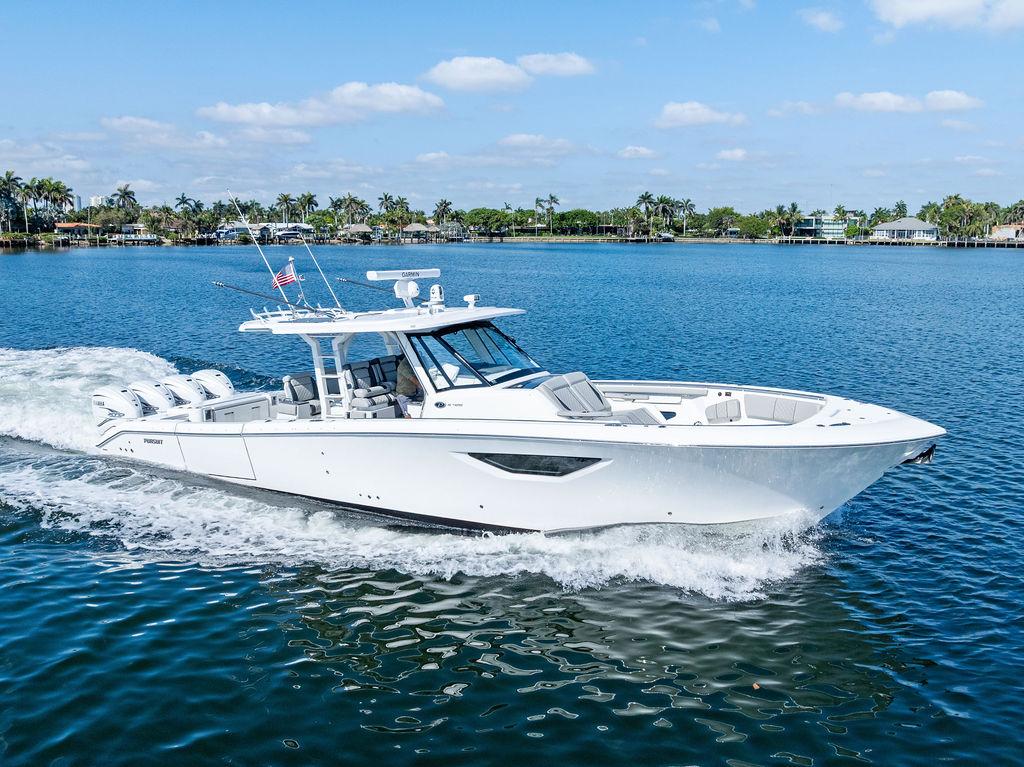 2022-pursuit-s-428-sport-power-9806049-20250522121026690-1_XLARGE