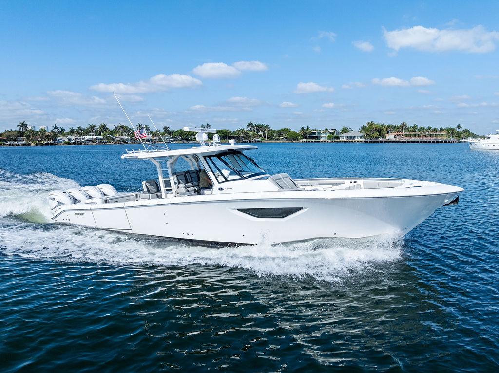 2022-pursuit-s-428-sport-power-9806049-20250522121027690-1_XLARGE