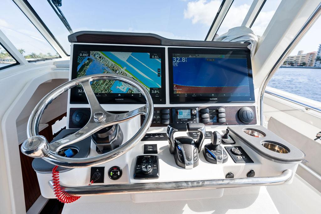 2022-pursuit-s-428-sport-power-9806049-20250522121118749-1_XLARGE