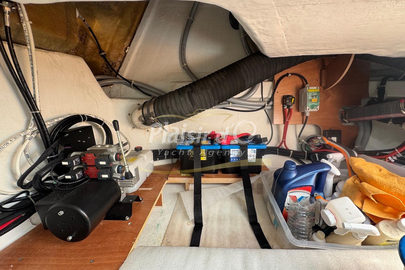 2018 Beneteau Swift Trawler 35 large 54