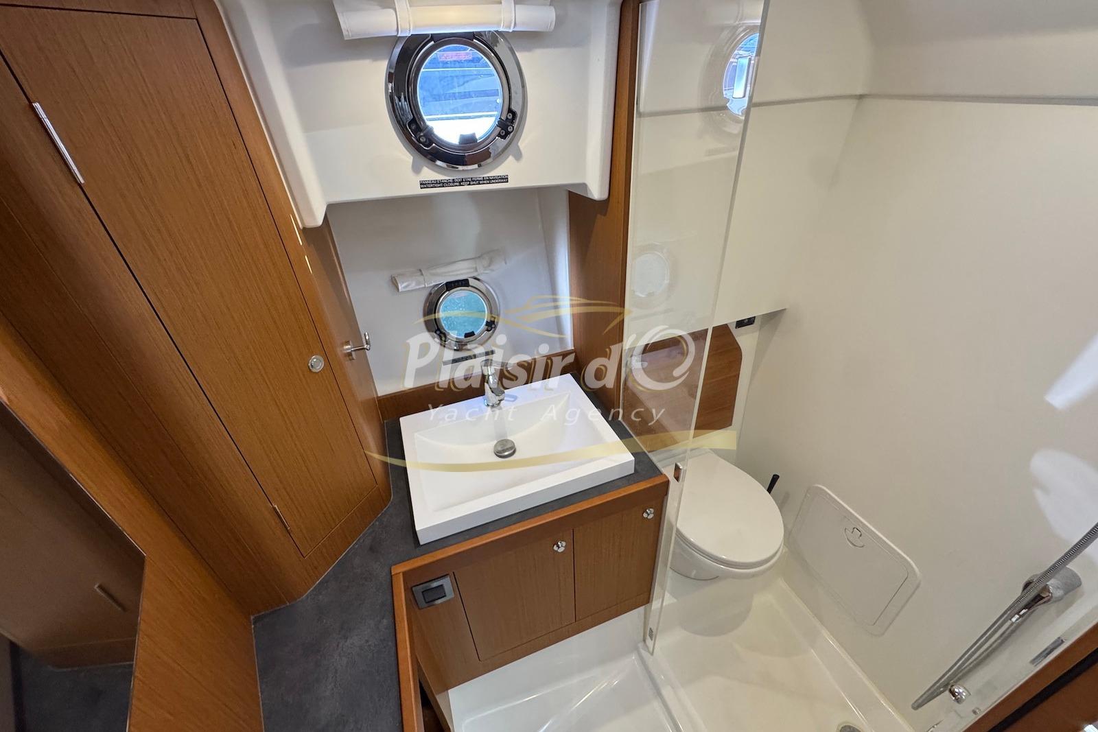 2018 Beneteau Swift Trawler 35 large 32