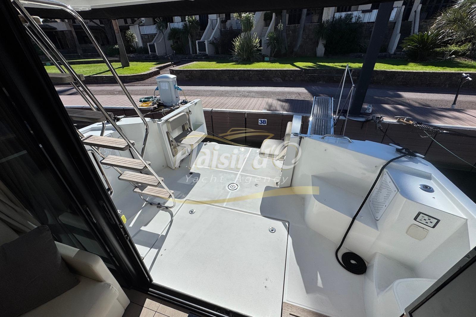 2018 Beneteau Swift Trawler 35 large 23