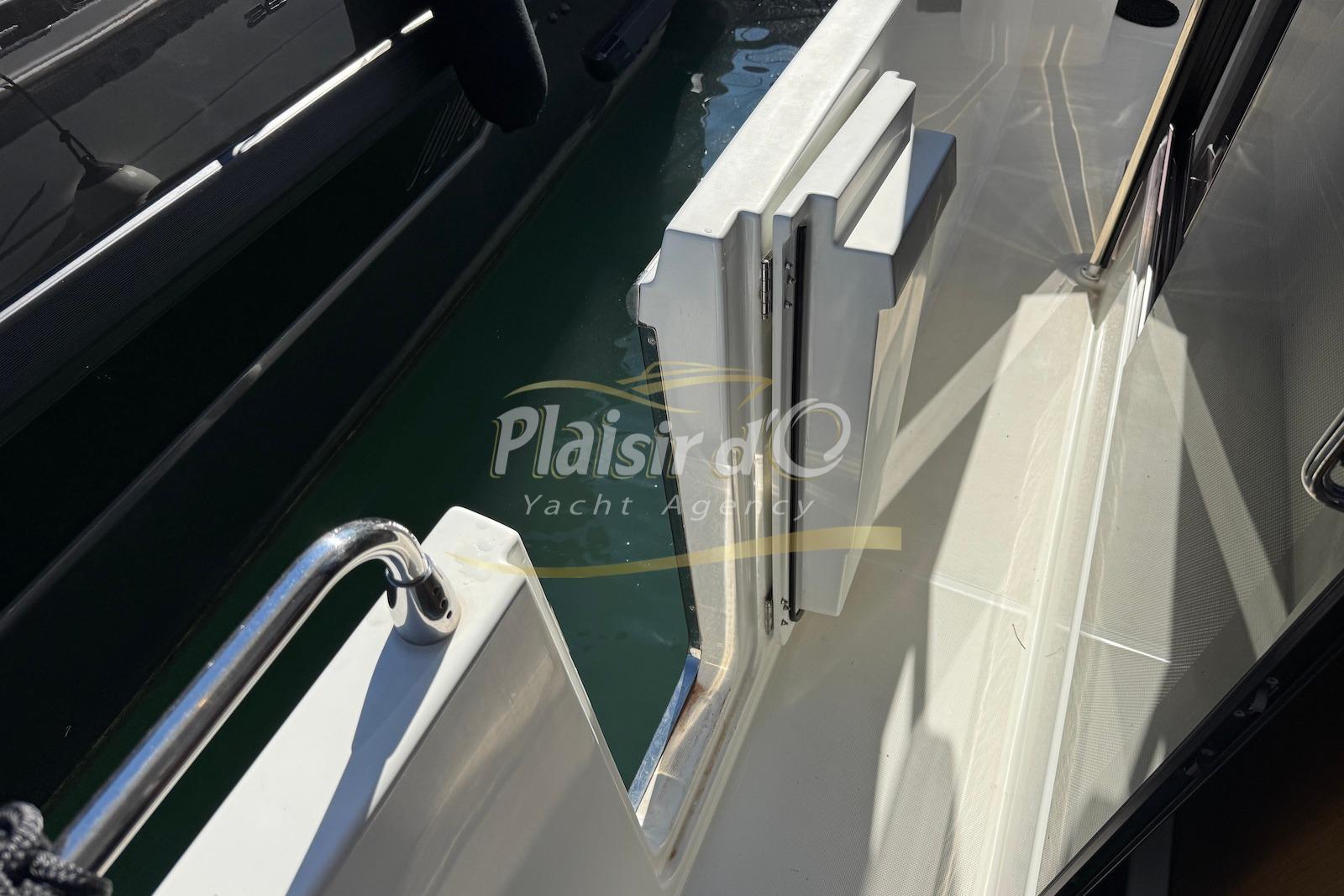 2018 Beneteau Swift Trawler 35 large 24