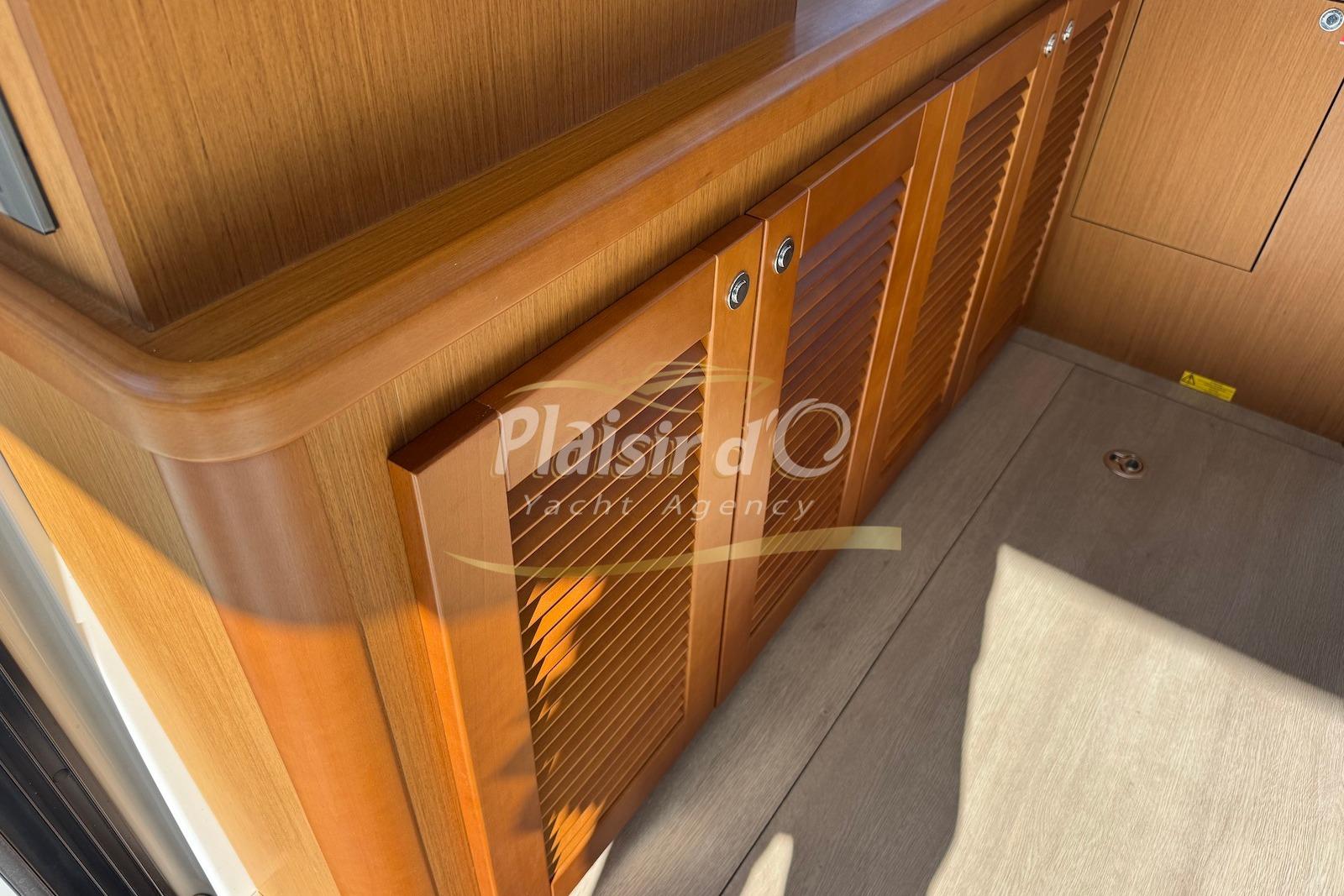 2018 Beneteau Swift Trawler 35 large 33