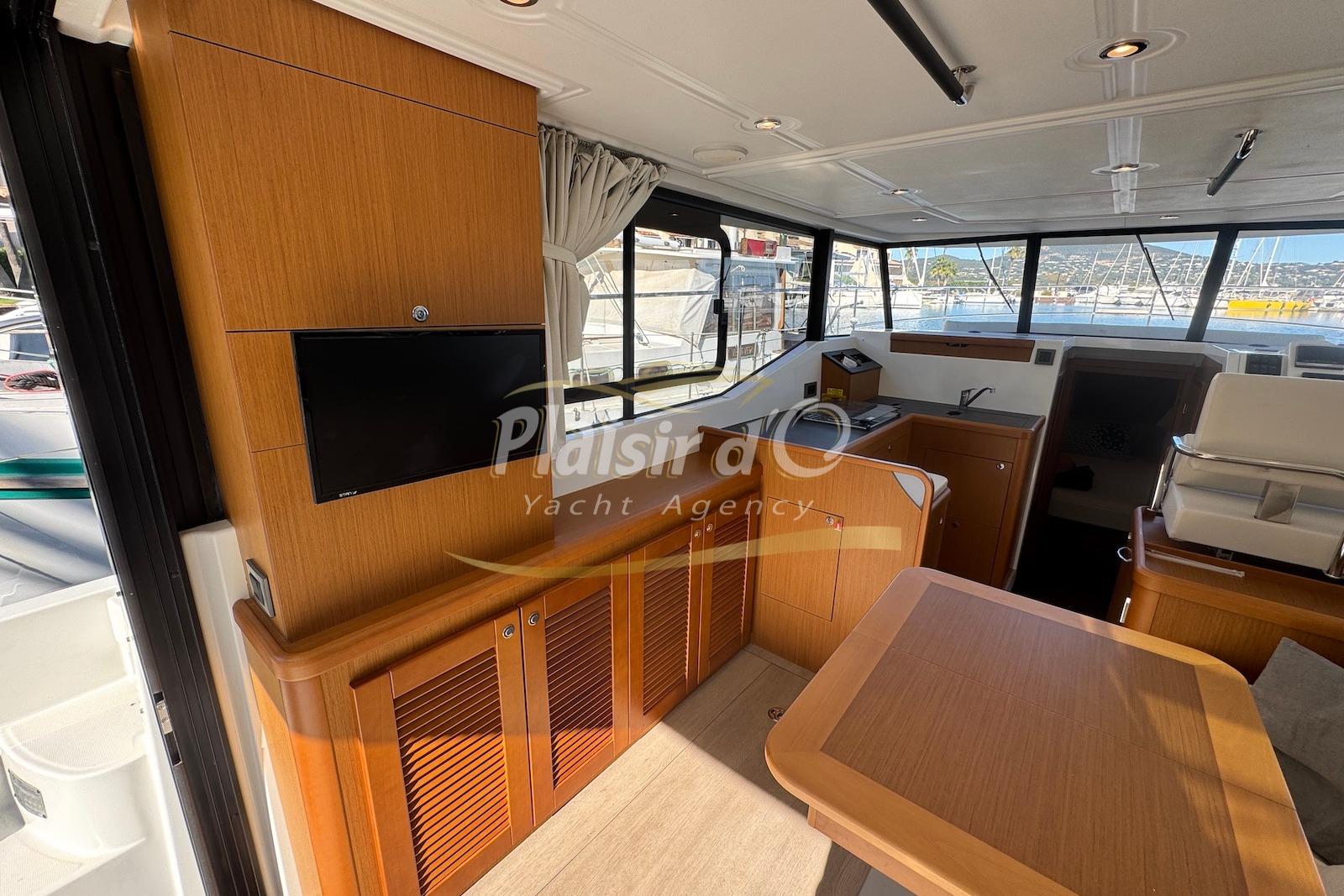 2018 Beneteau Swift Trawler 35 large 35