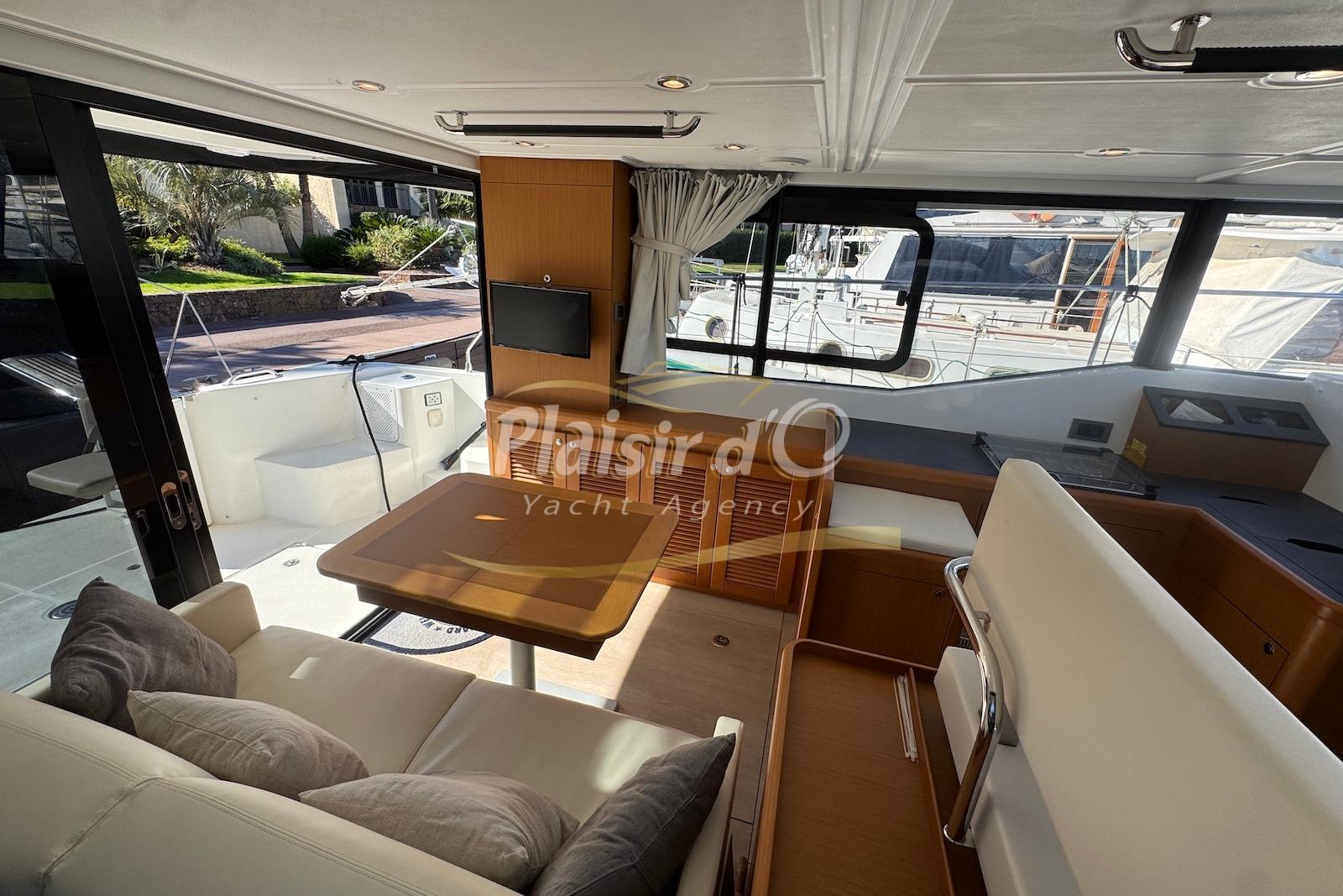 2018 Beneteau Swift Trawler 35 large 37