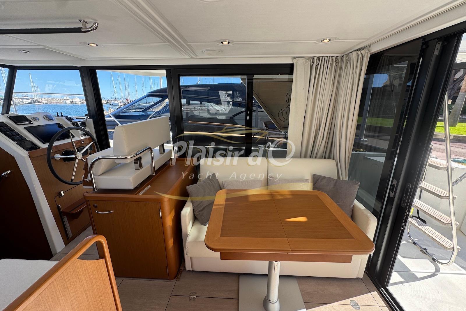 2018 Beneteau Swift Trawler 35 large 46