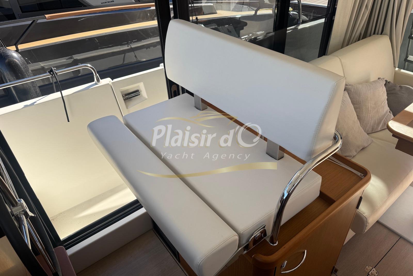 2018 Beneteau Swift Trawler 35 large 47