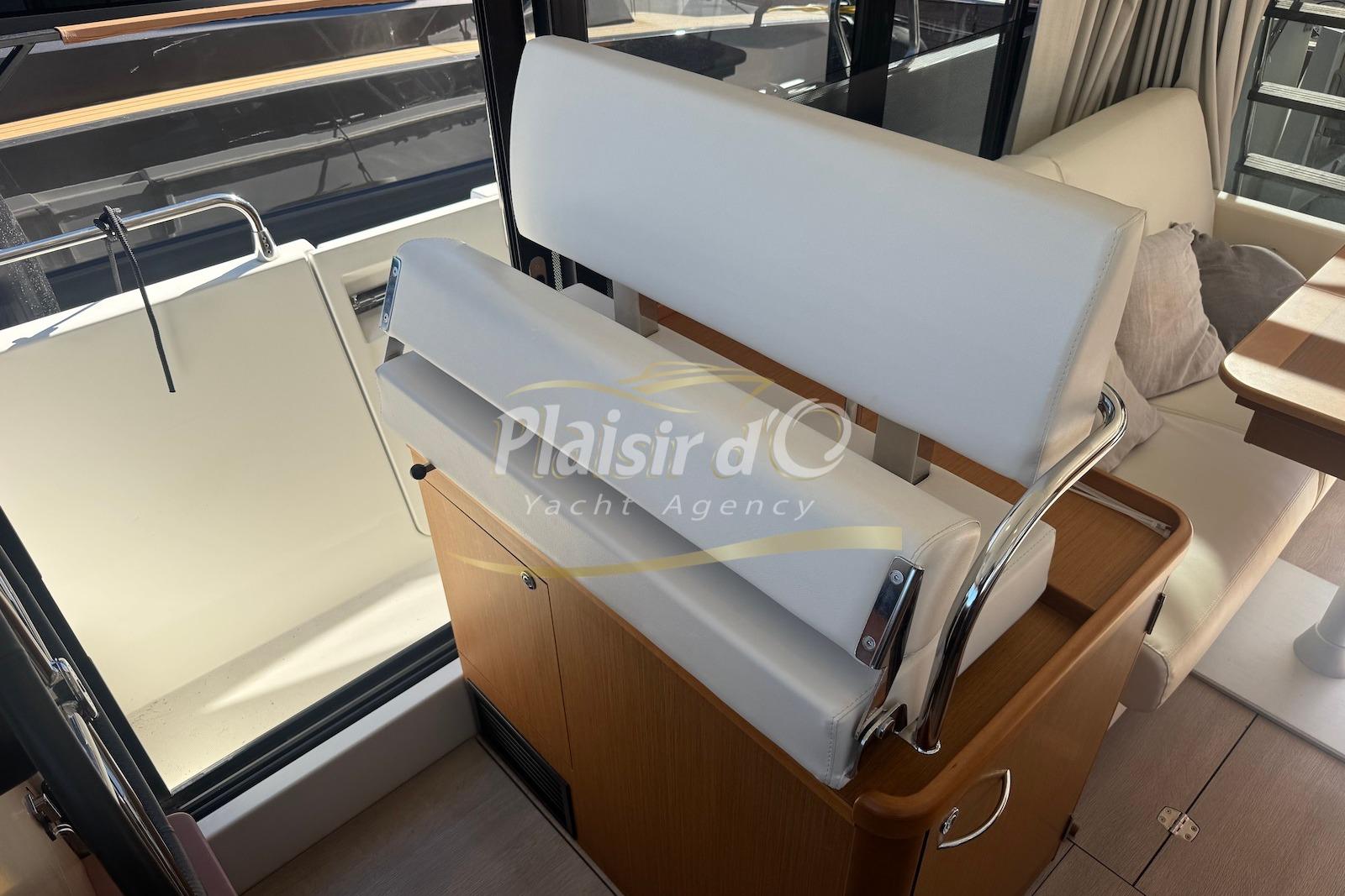2018 Beneteau Swift Trawler 35 large 48