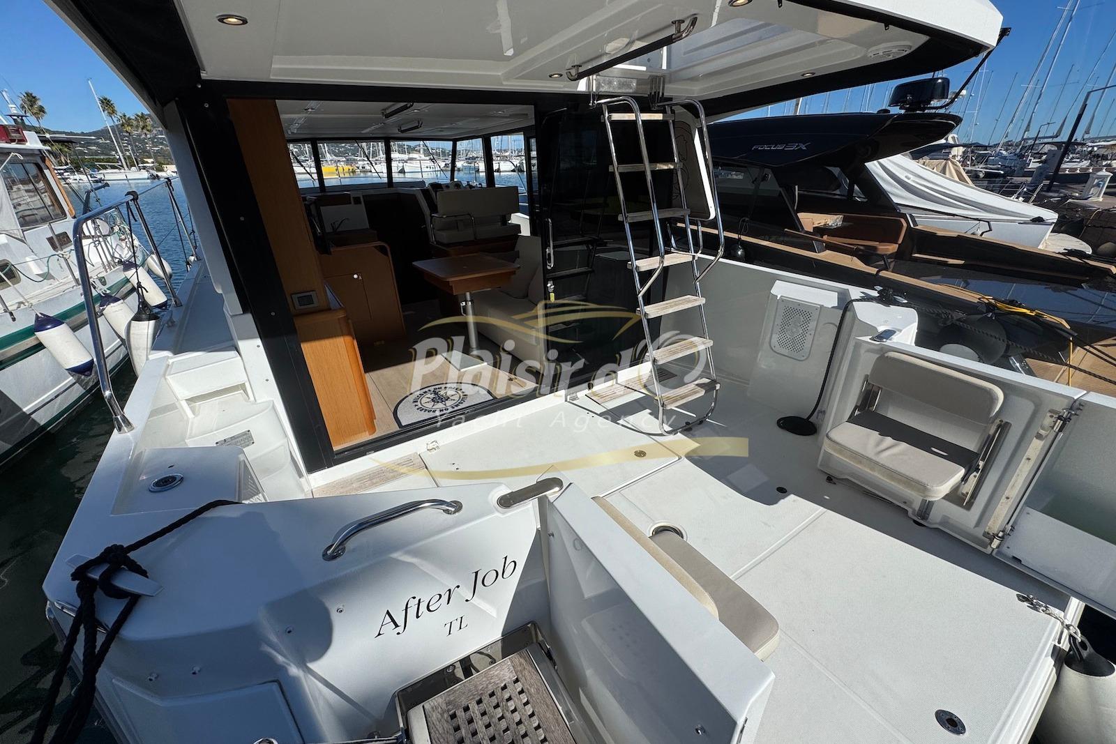 2018 Beneteau Swift Trawler 35 large 21
