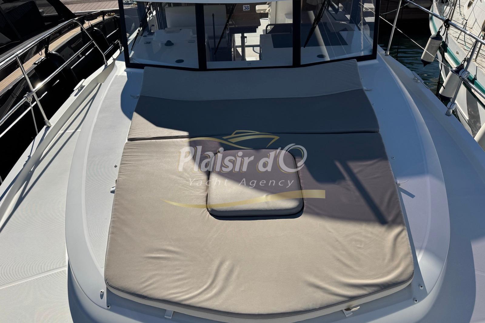 2018 Beneteau Swift Trawler 35 large 18