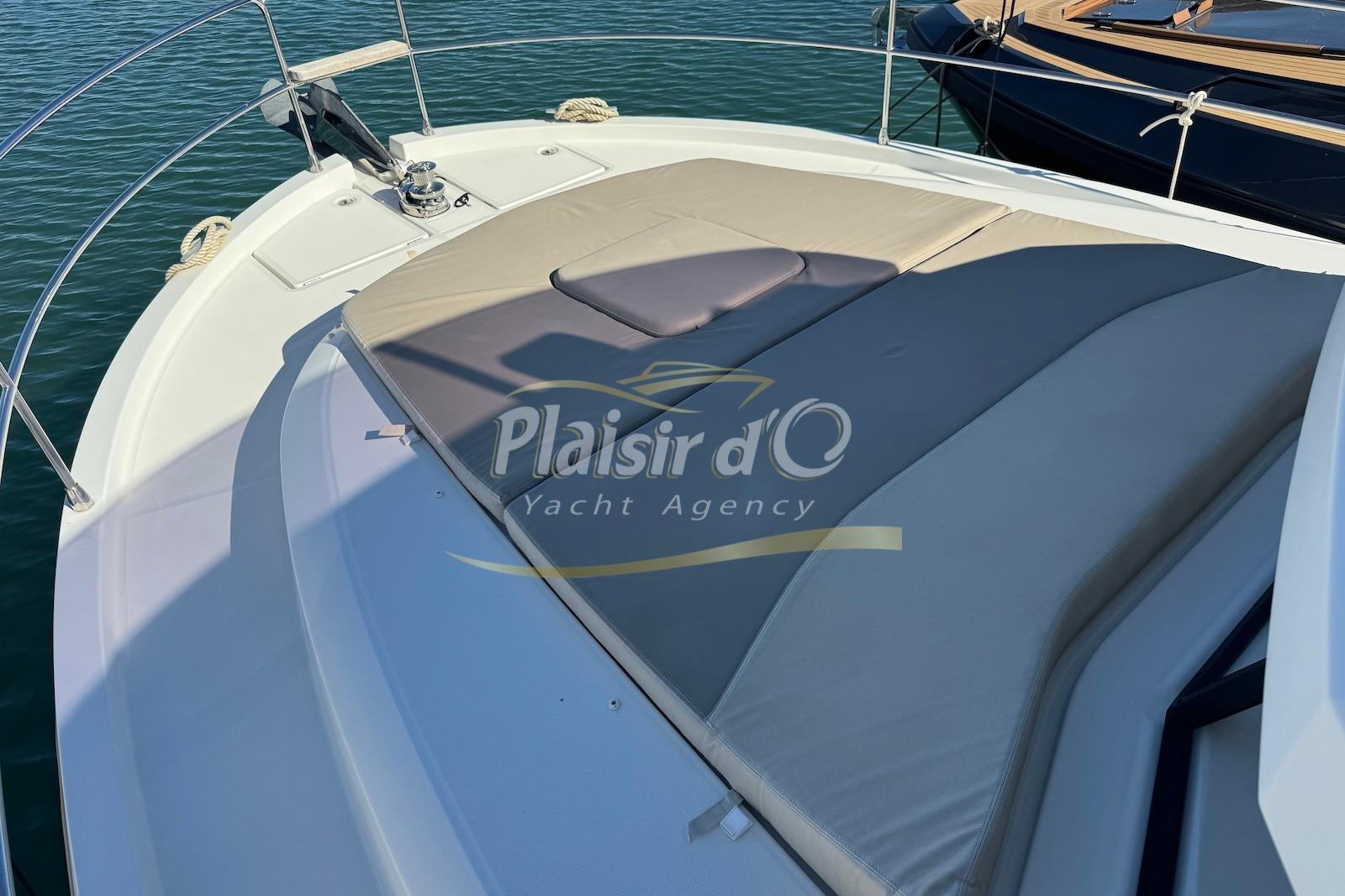 2018 Beneteau Swift Trawler 35 large 17