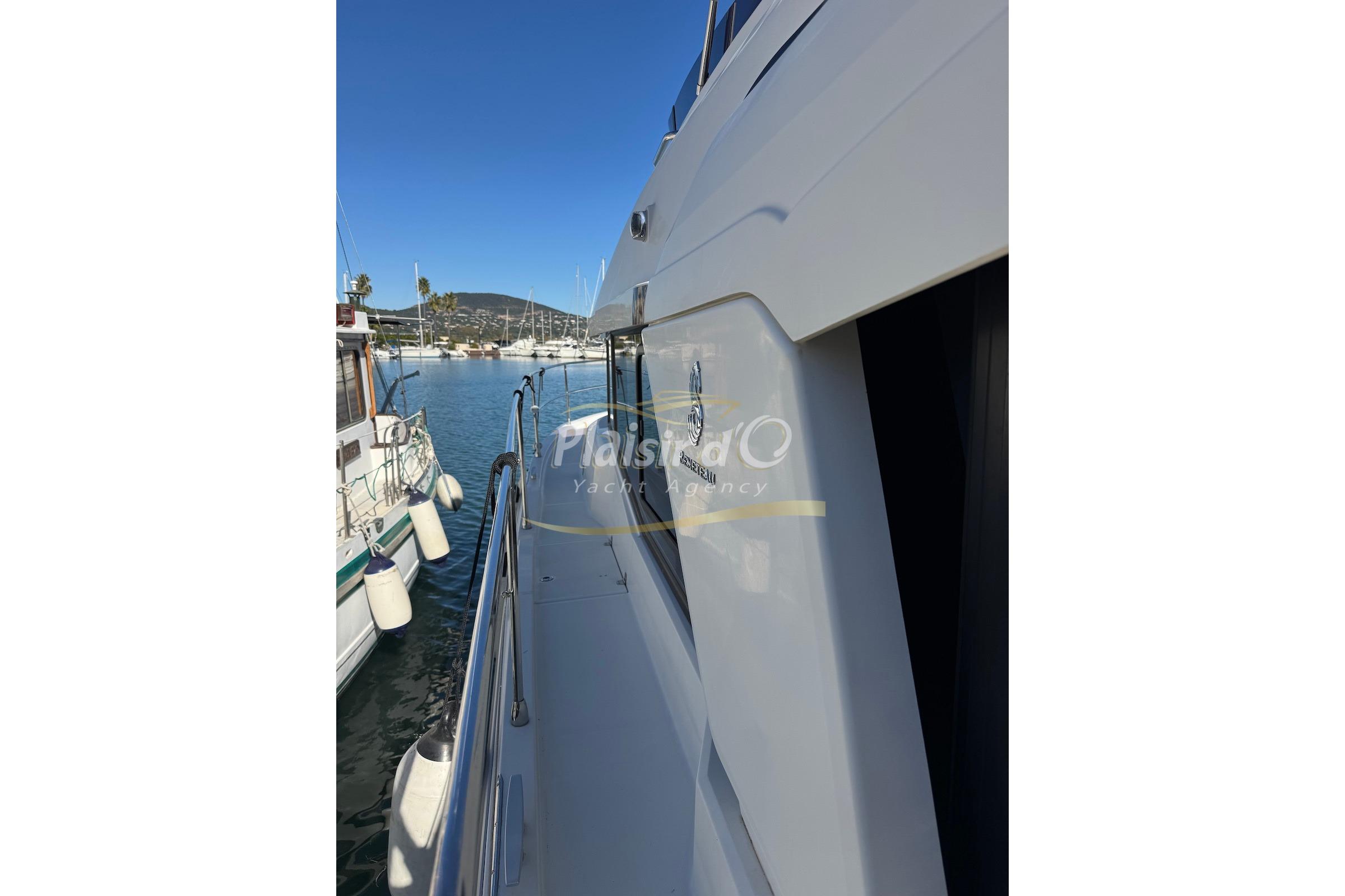 2018 Beneteau Swift Trawler 35 large 19