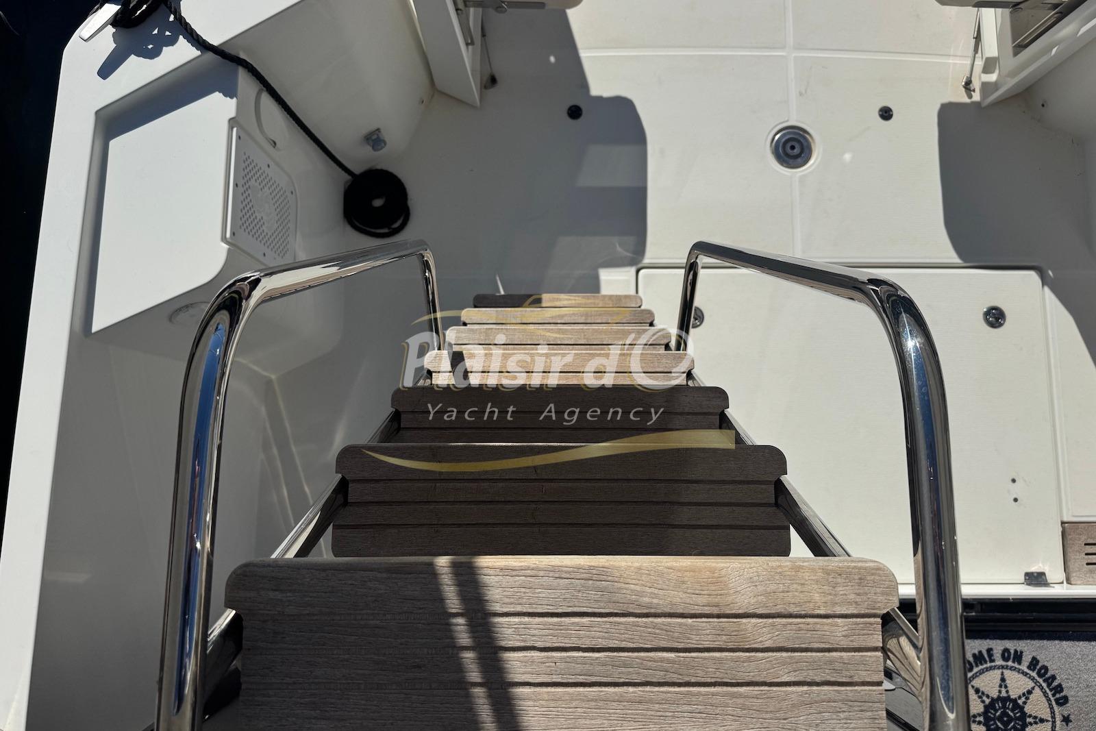 2018 Beneteau Swift Trawler 35 large 13