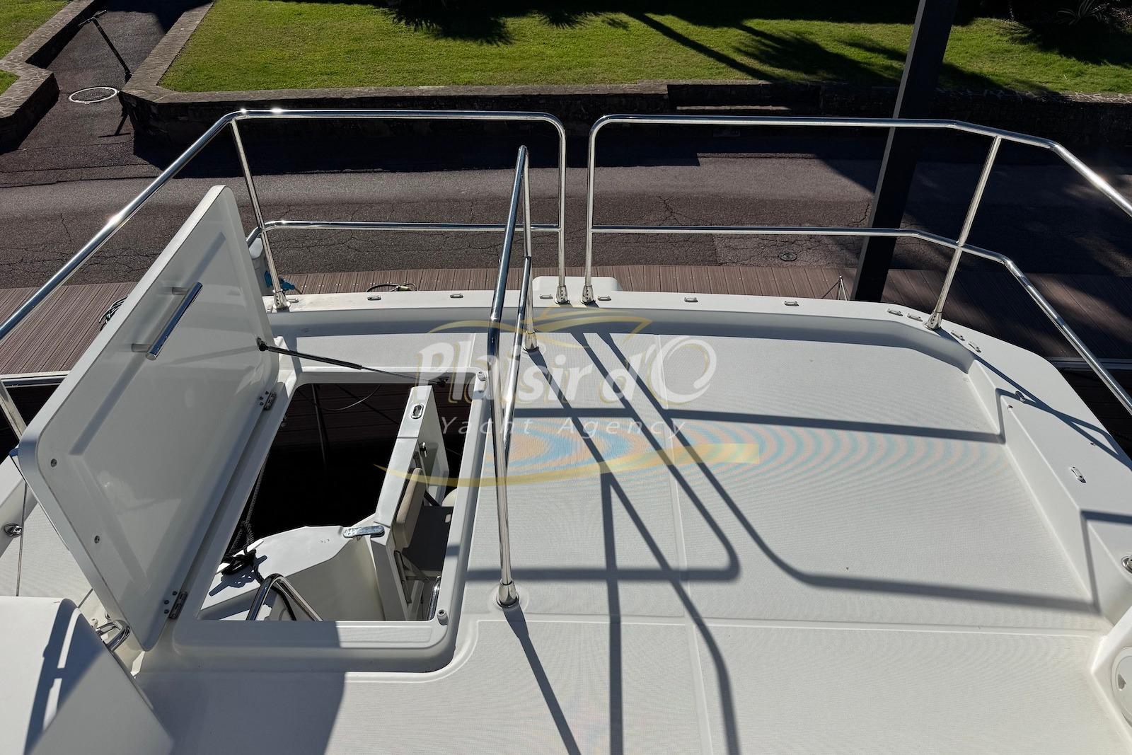 2018 Beneteau Swift Trawler 35 large 11