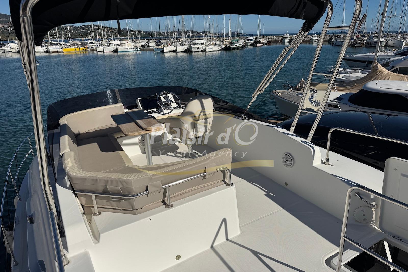 2018 Beneteau Swift Trawler 35 large 4