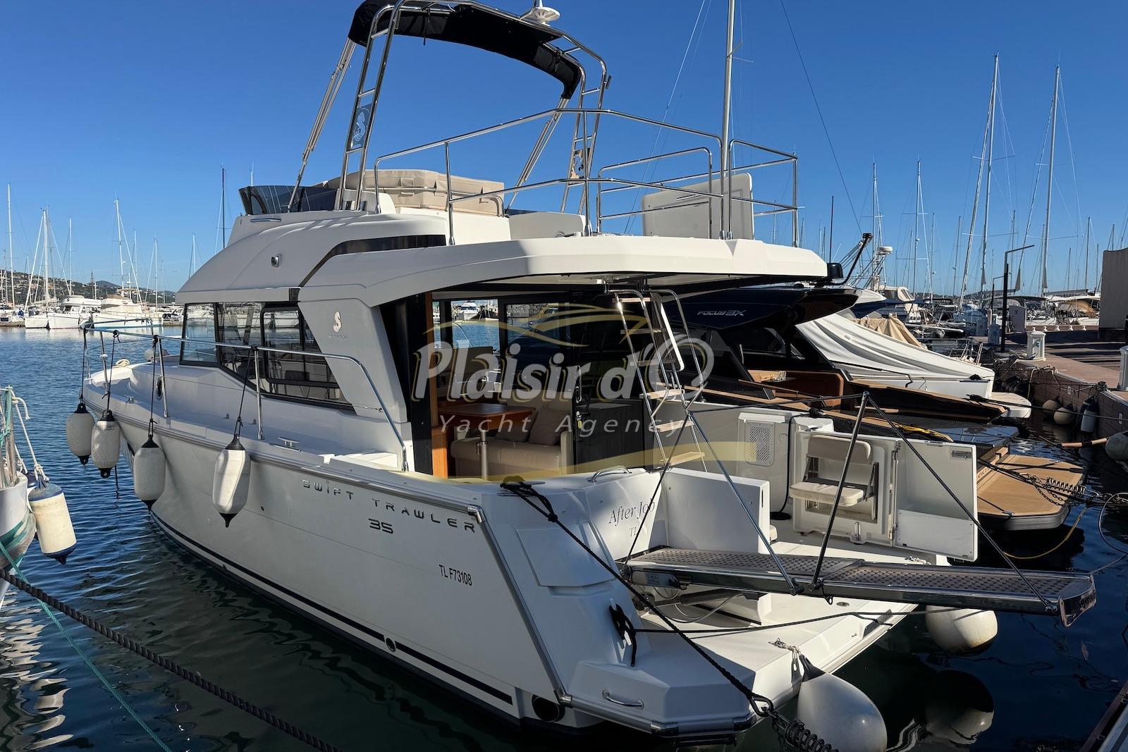 2018 Beneteau Swift Trawler 35 large 2
