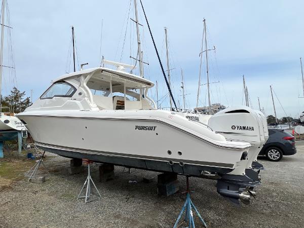 Photo of 2021 Pursuit 36'