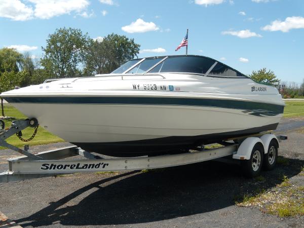 2000 Larson boat for sale, model of the boat is 220 & Image # 4 of 16