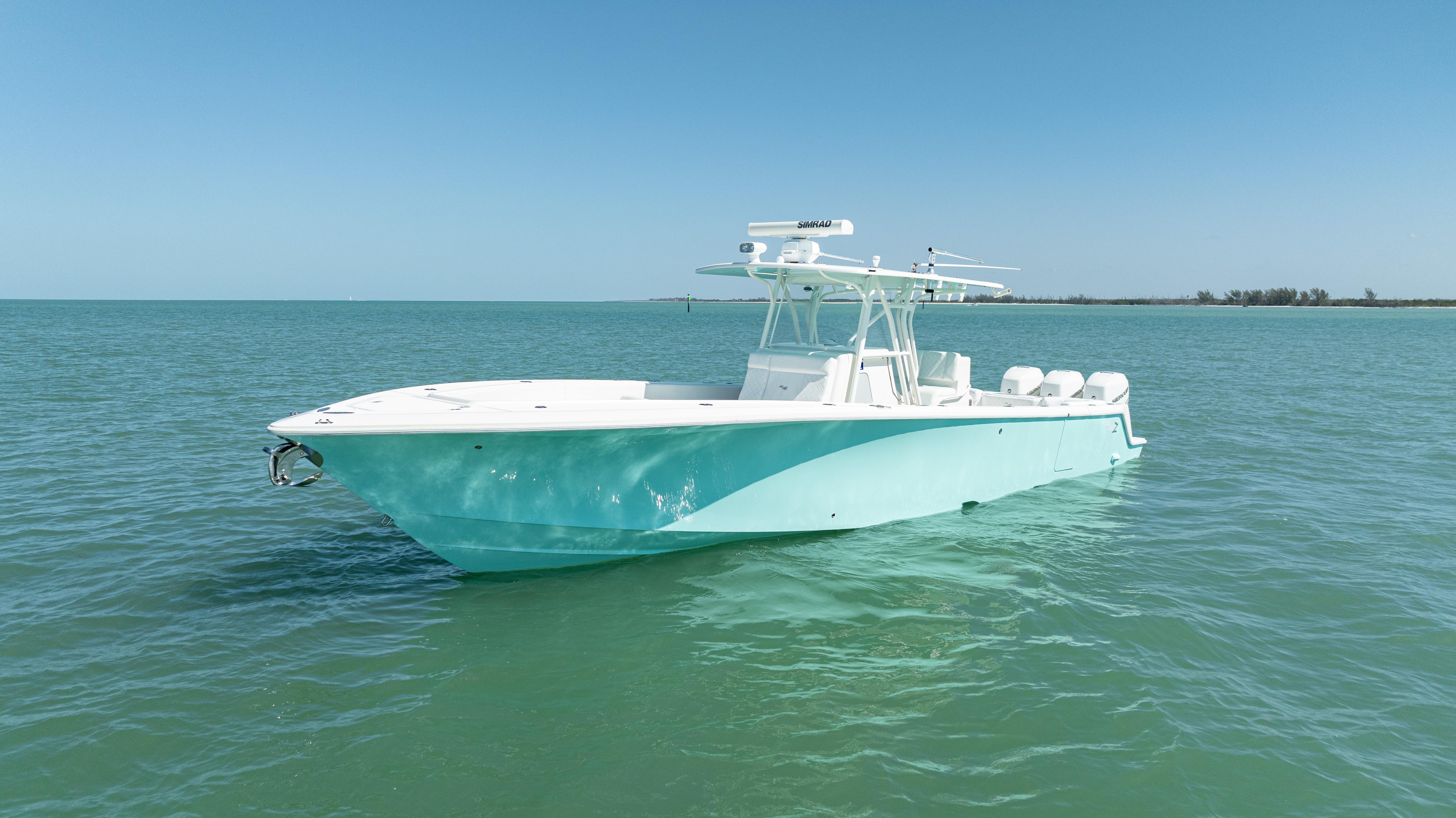 SeaVee-390Z 2015 -FL-US-2015 SeaVee 390Z boat on calm blue water under clear sky.-9766060 | Thumbnail