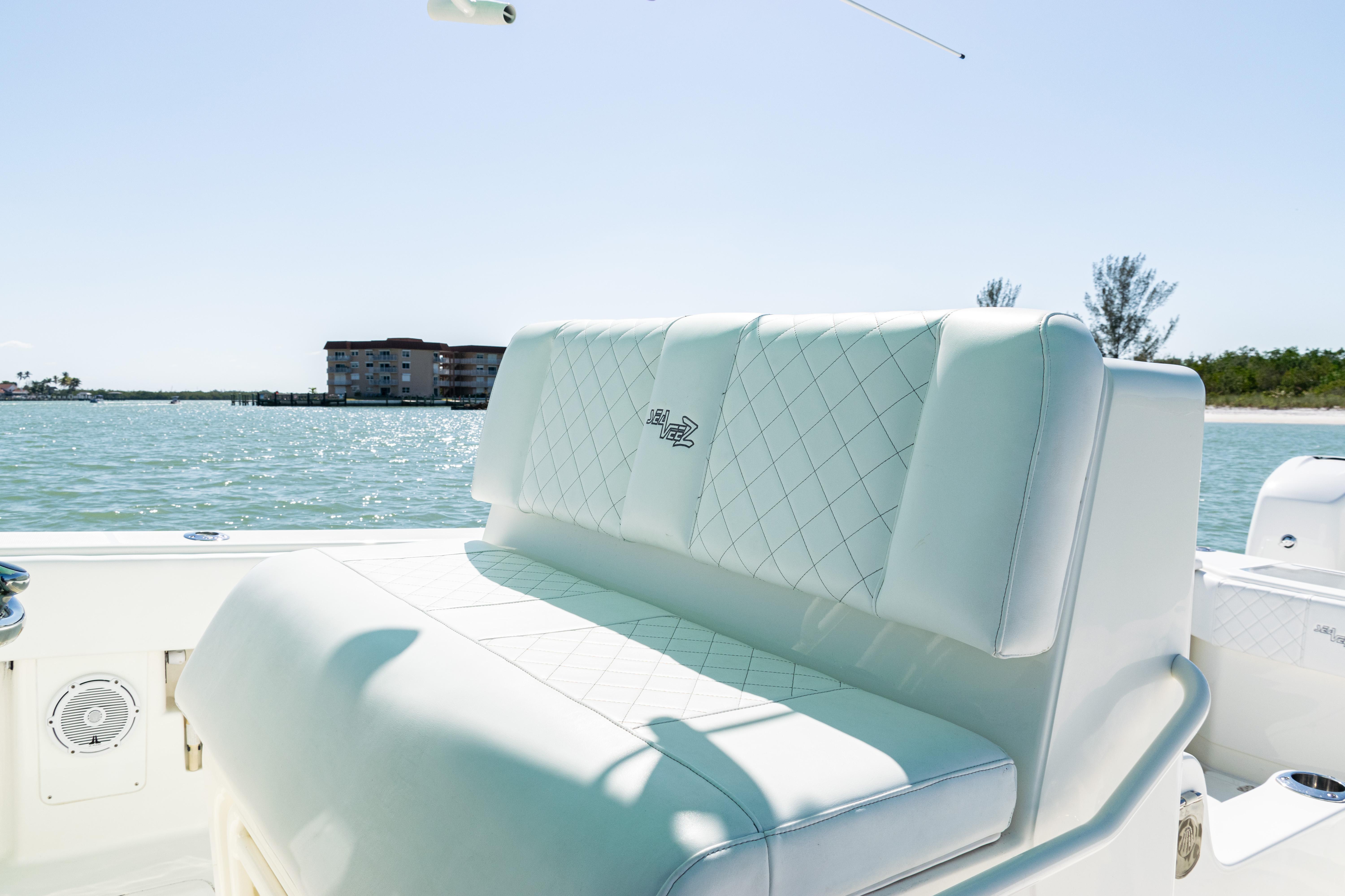 SeaVee-390Z 2015 -FL-US-Luxurious seating on a 2015 SeaVee 390Z boat with ocean view.-9766060 | Thumbnail