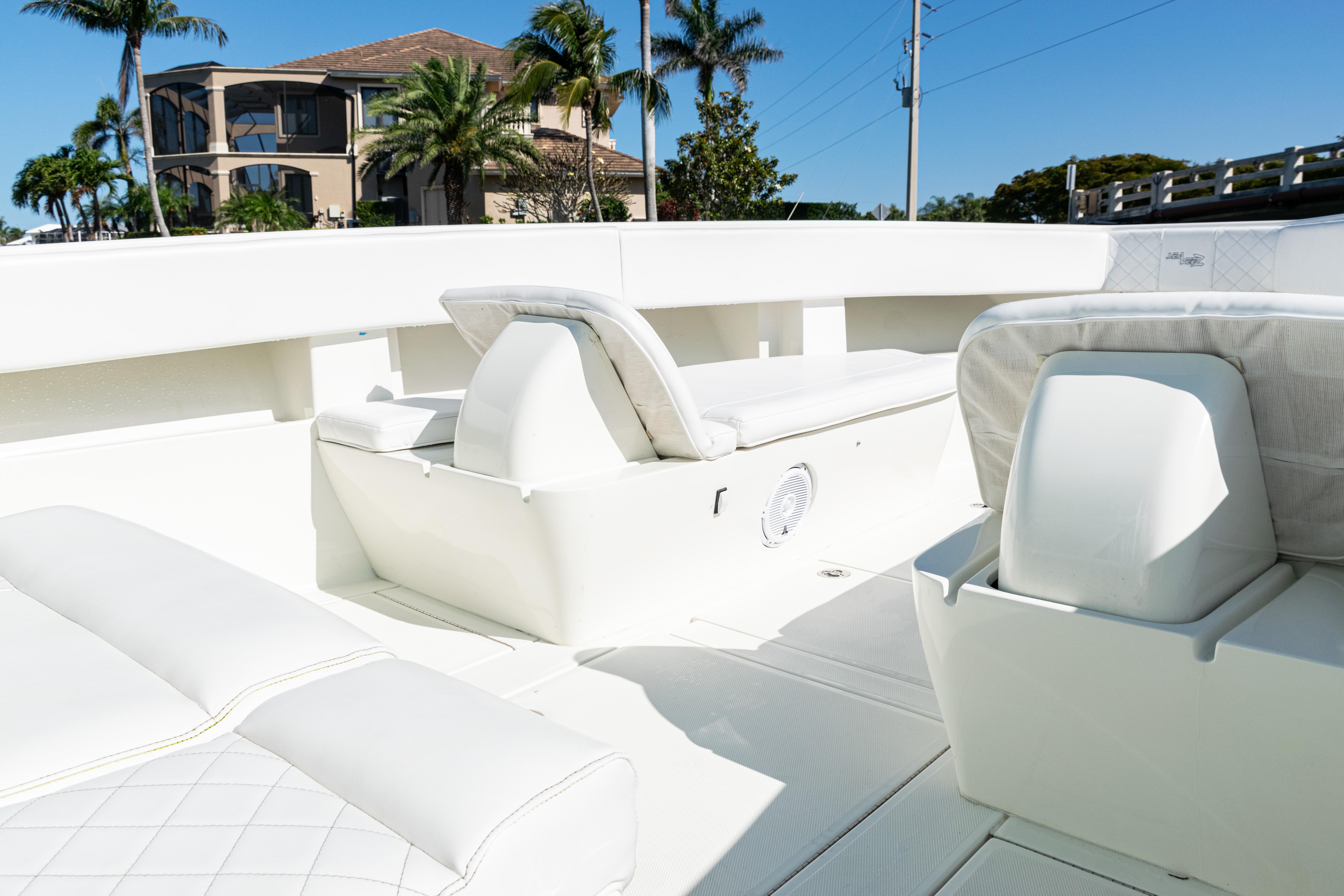 SeaVee-390Z 2015 -FL-US-2015 SeaVee 390Z boat interior with white seating and modern design.-9766060 | Thumbnail