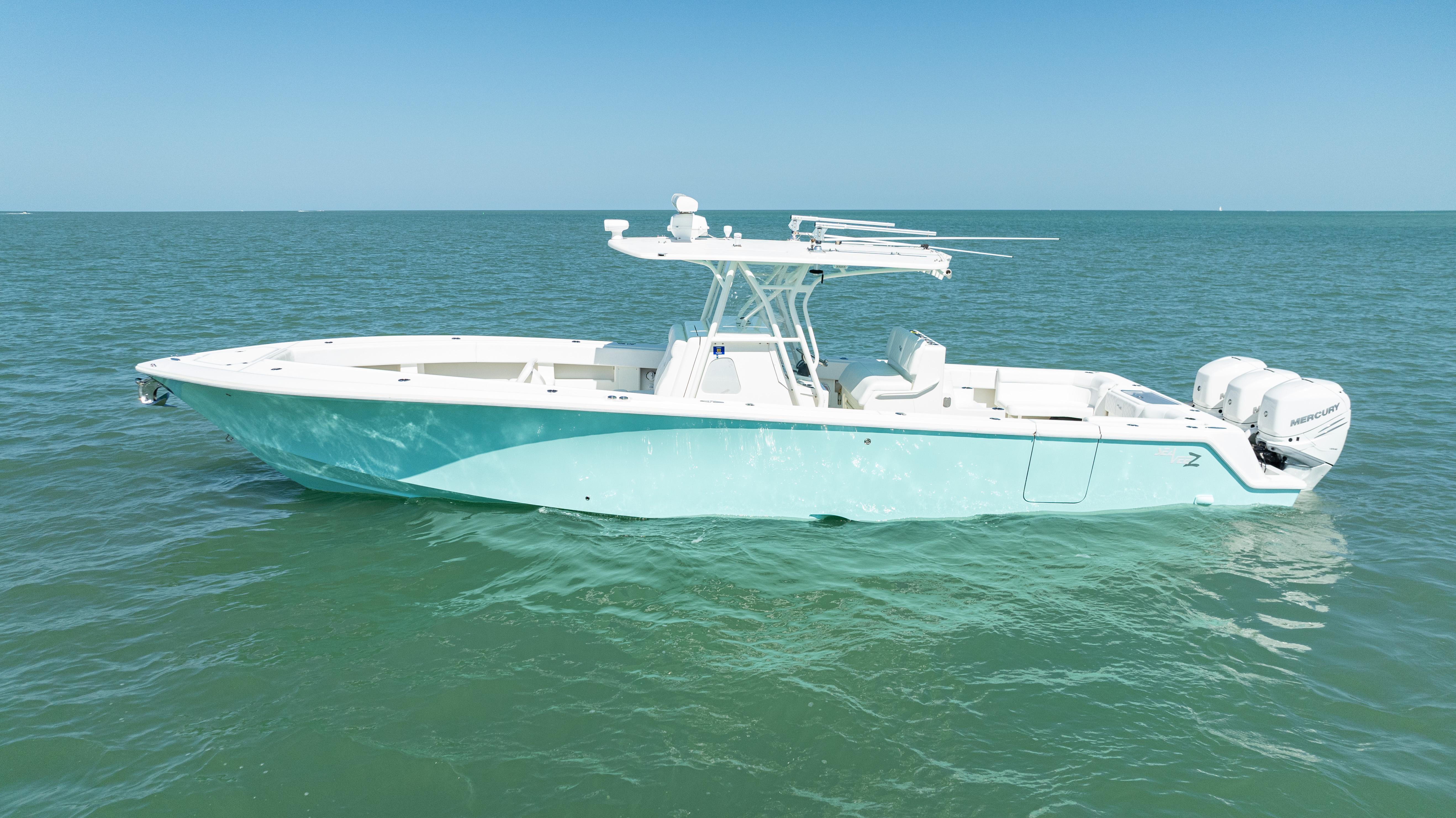 SeaVee-390Z 2015 -FL-US-2015 SeaVee 390Z boat on calm ocean waters, side view.-9766060
