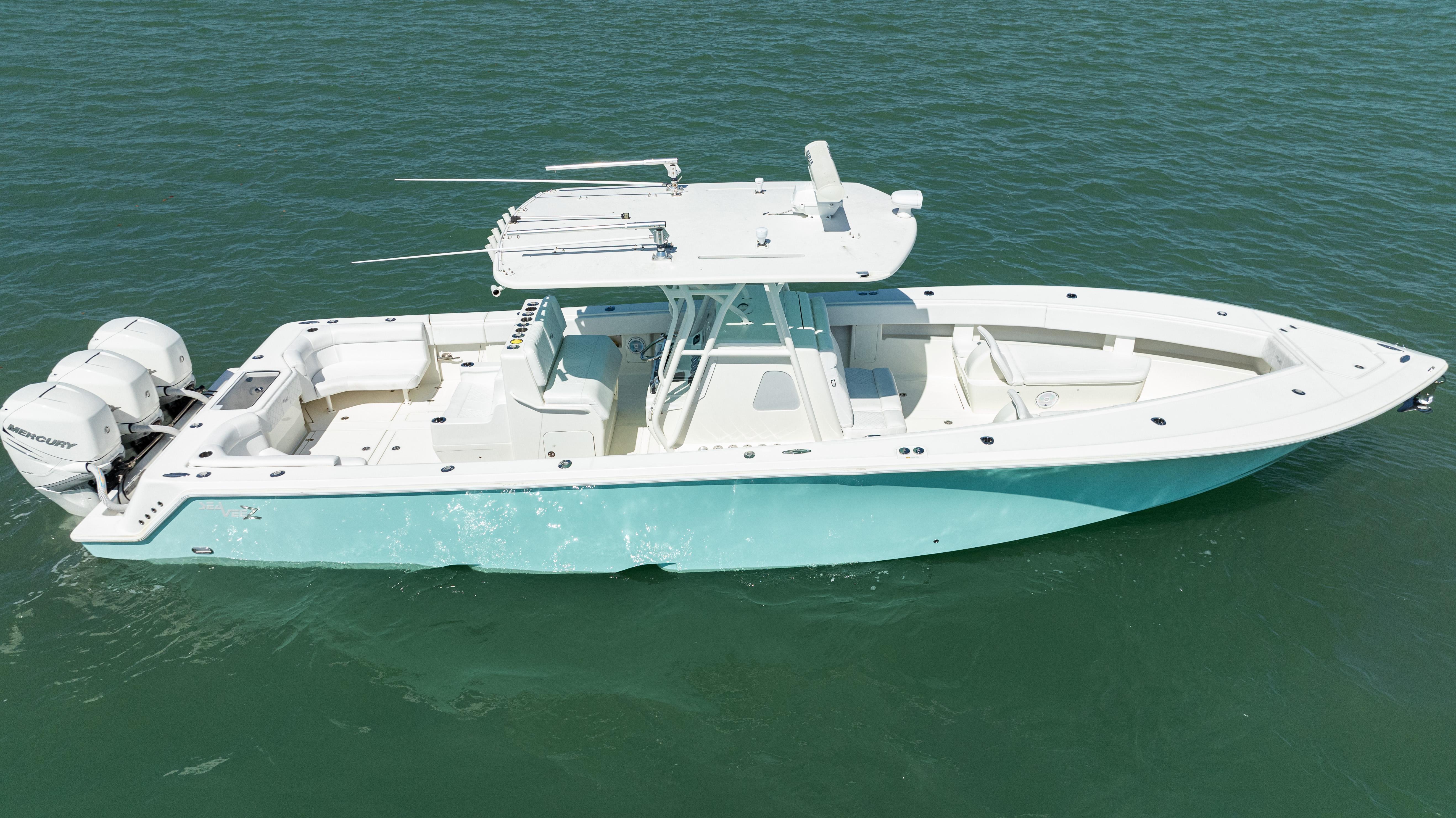 SeaVee-390Z 2015 -FL-US-2015 SeaVee 390Z boat on calm water, featuring a sleek design and twin engines.-9766060 | Thumbnail