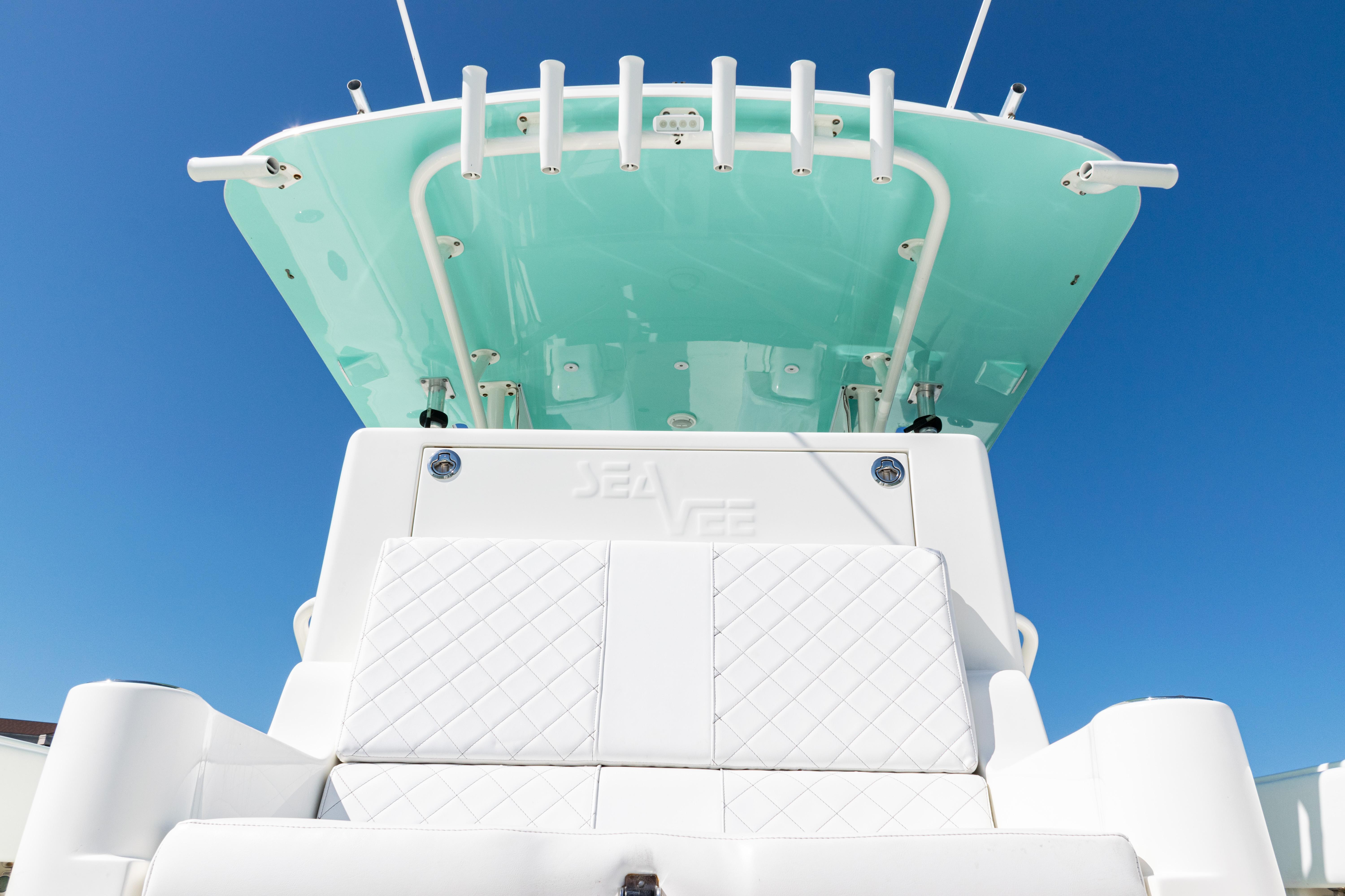 SeaVee-390Z 2015 -FL-US-2015 SeaVee 390Z boat, featuring a sleek design and spacious seating, under a clear blue sky.-9766060 | Thumbnail