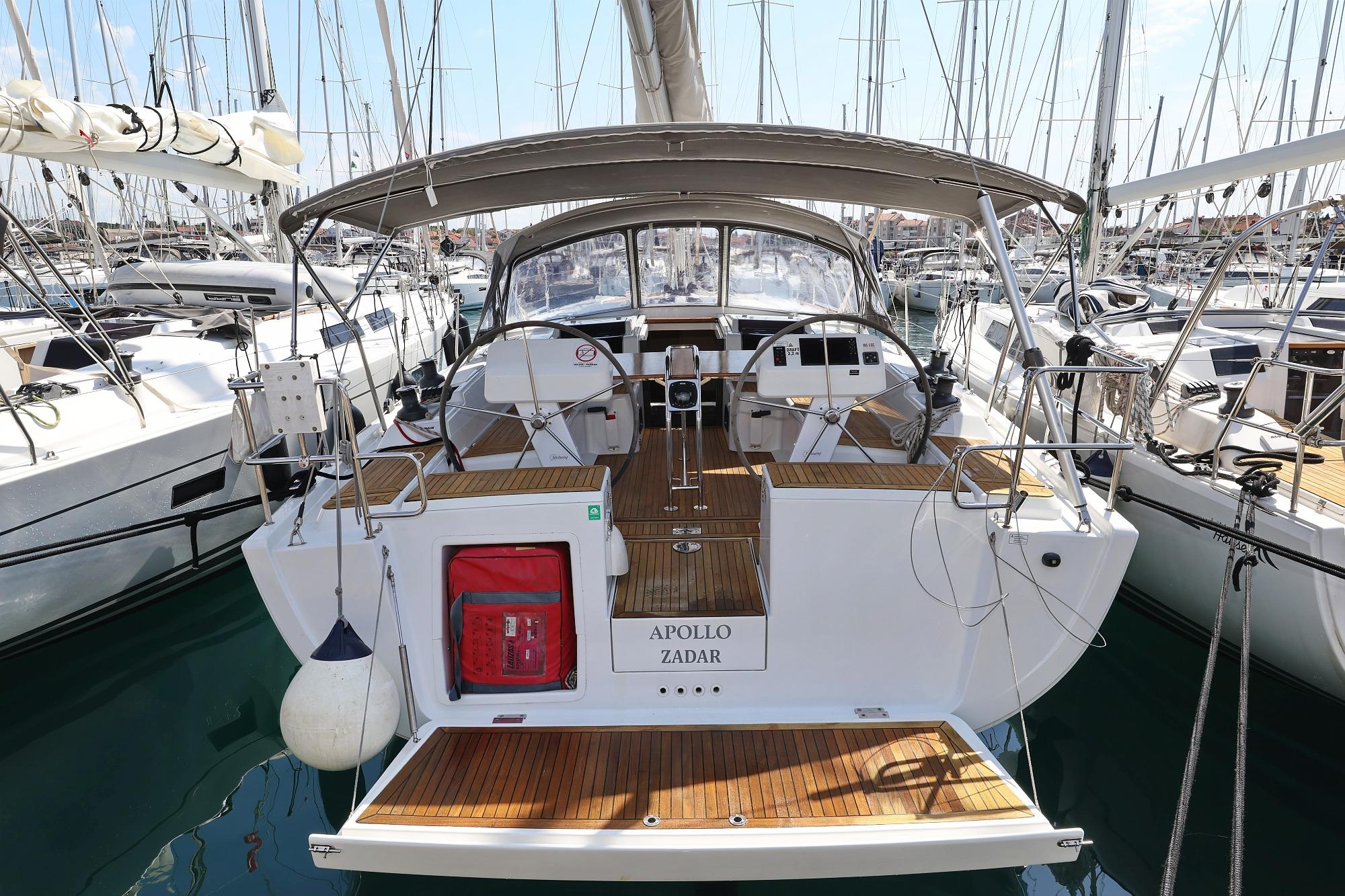 2019 Hanse 46 