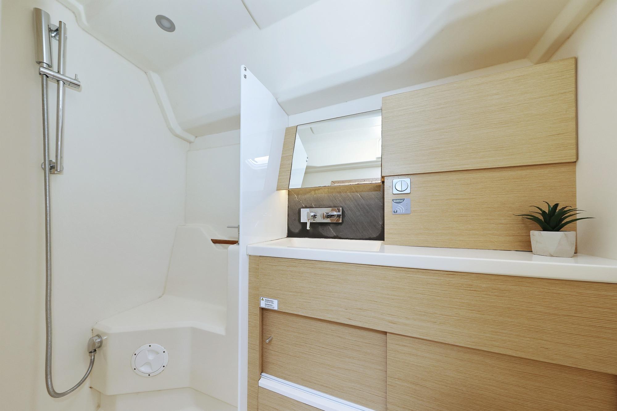 2019 Hanse 46 