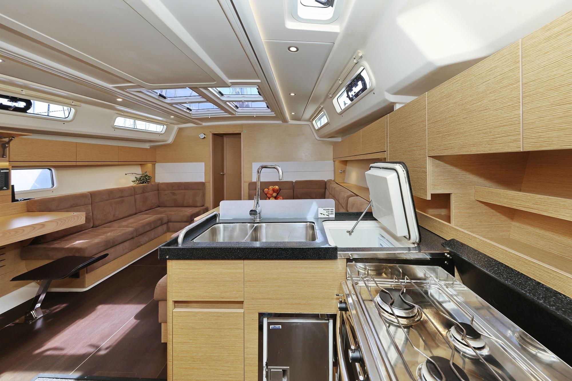 2019 Hanse 46 