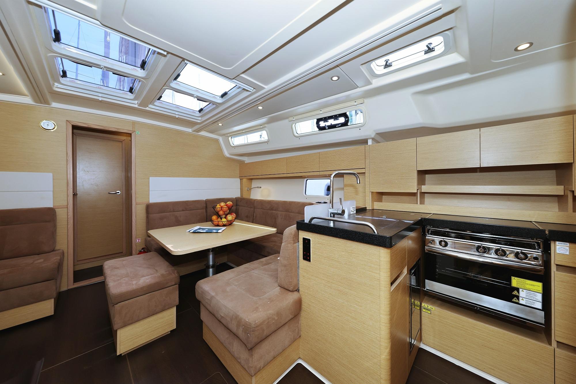 2019 Hanse 46 