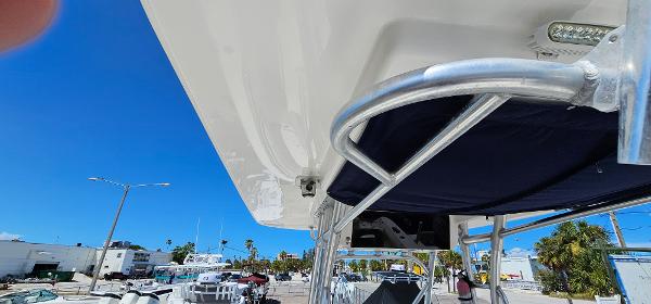 32' Boston Whaler, Listing Number 100916988, Image No. 23