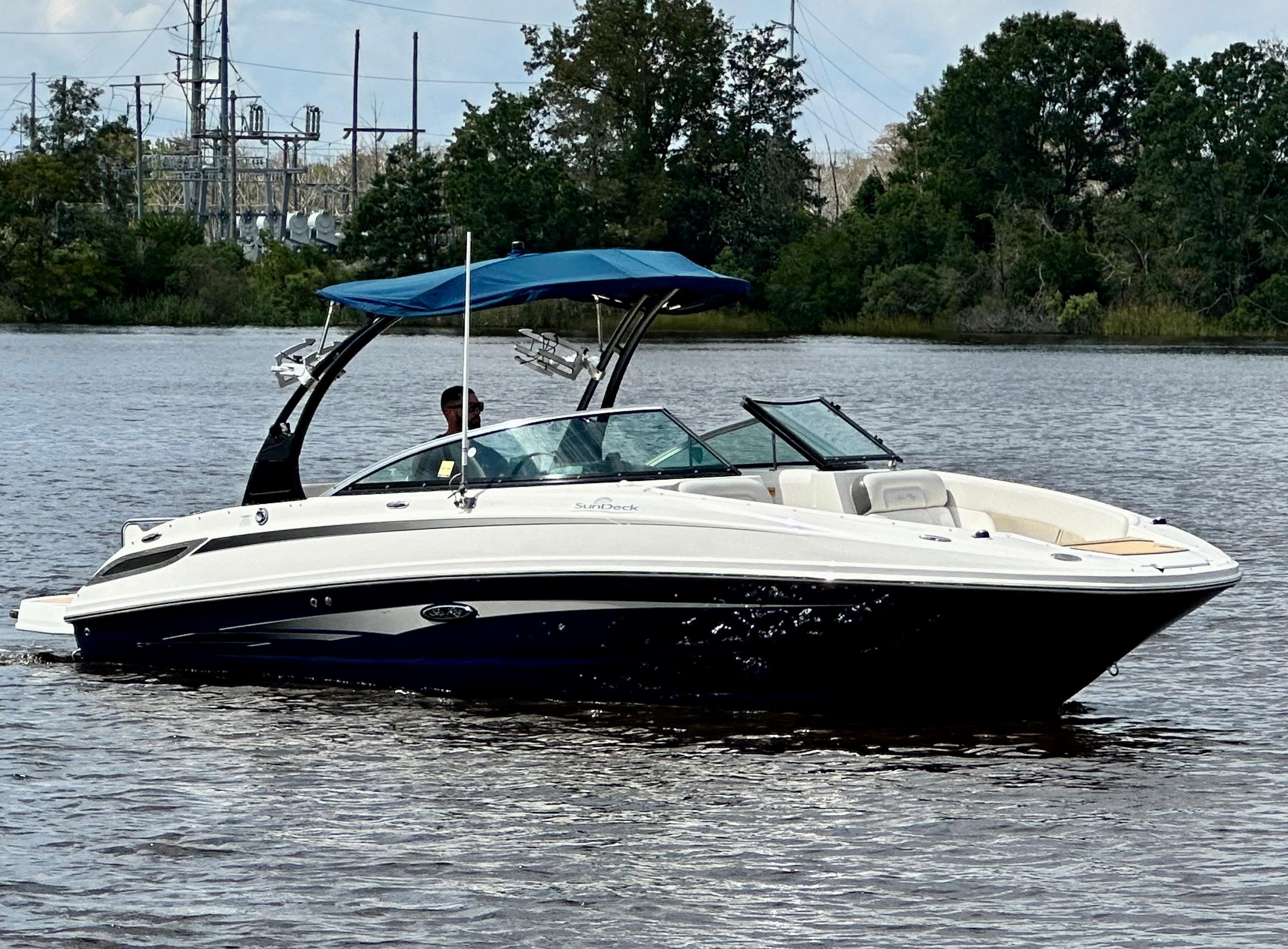 2012 Sea Ray 240 Sundeck