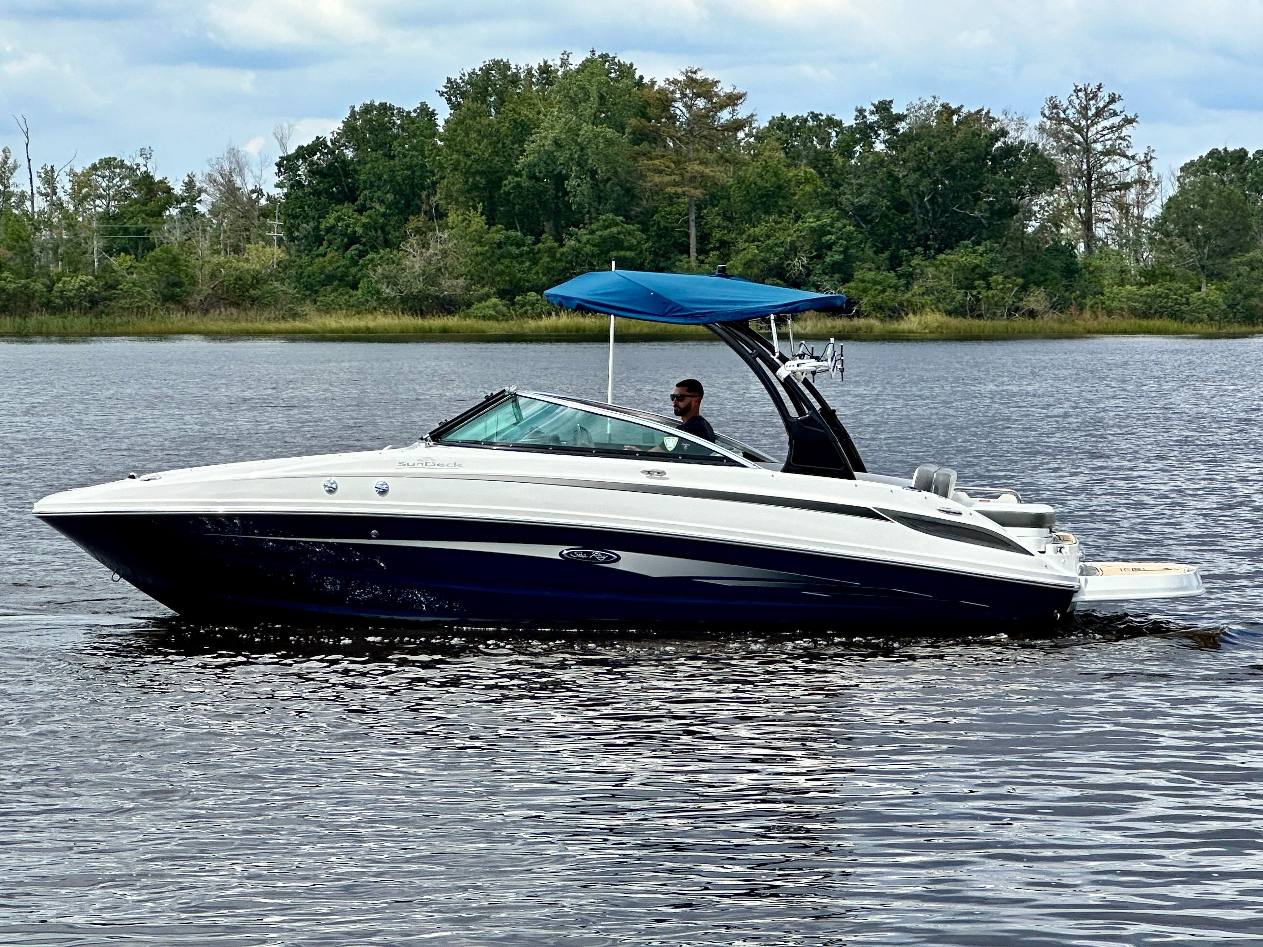 2012 Sea Ray 240 Sundeck