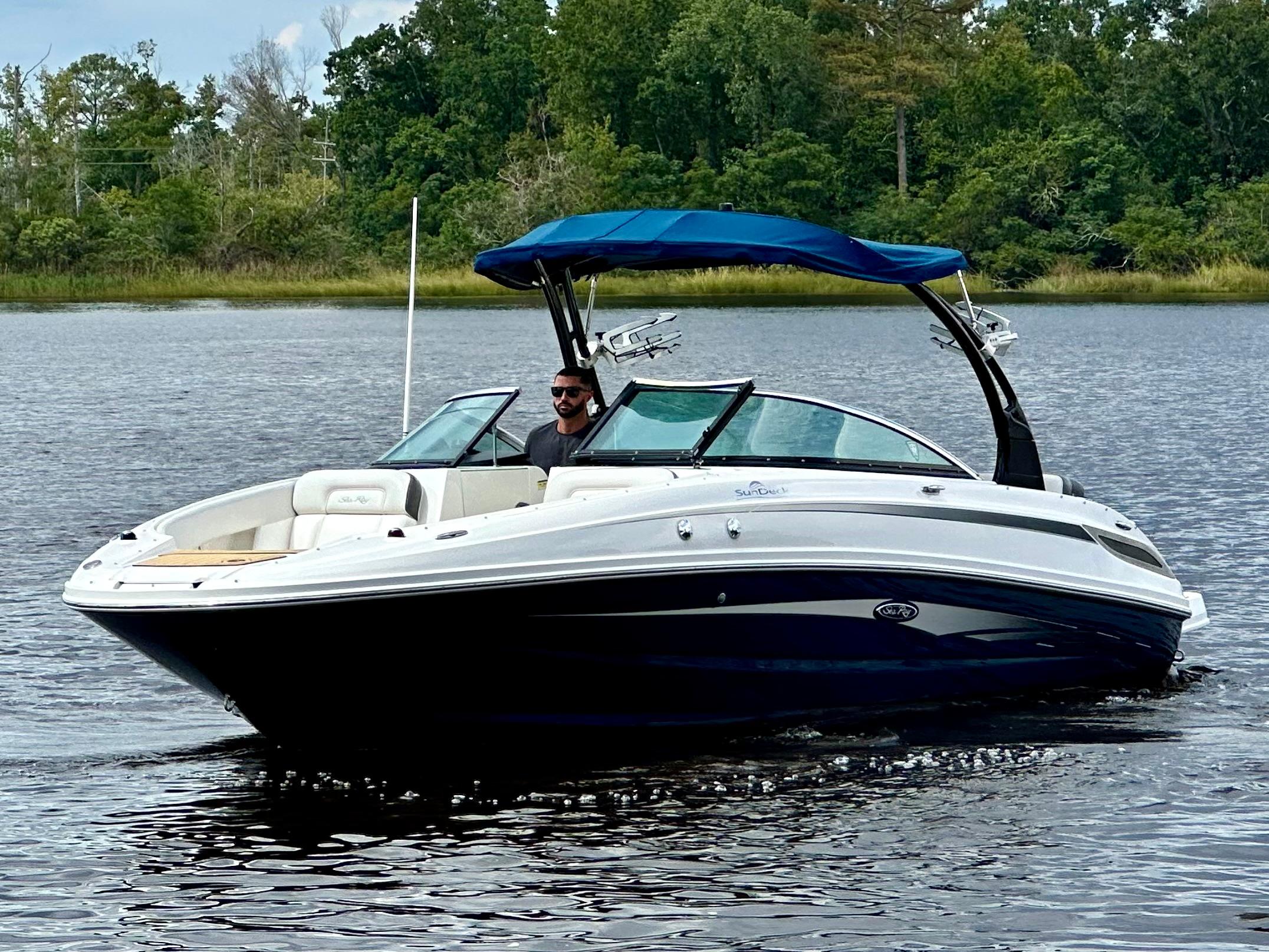 2012 Sea Ray 240 Sundeck